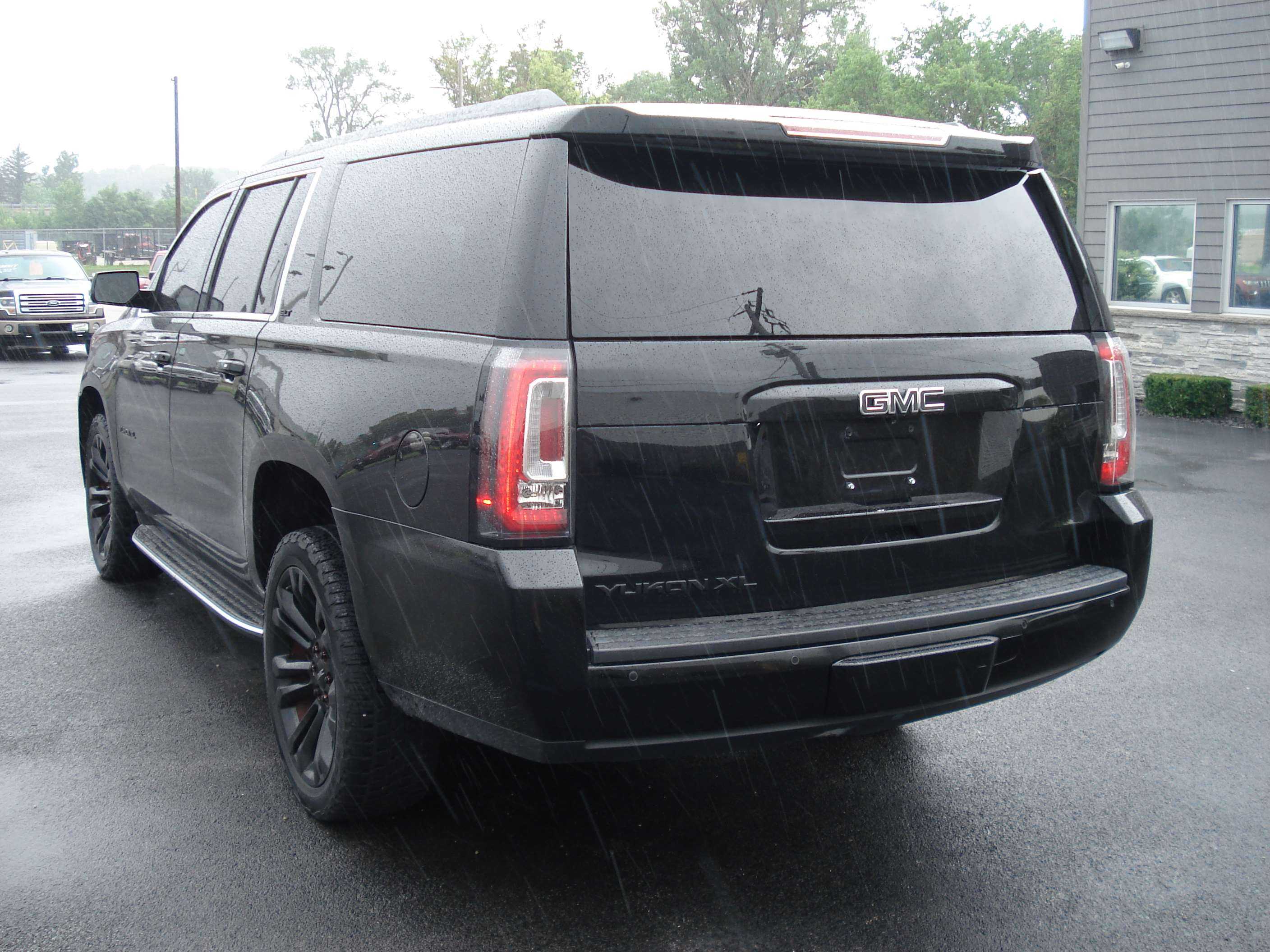 Gmc Yukon Xl Image 3