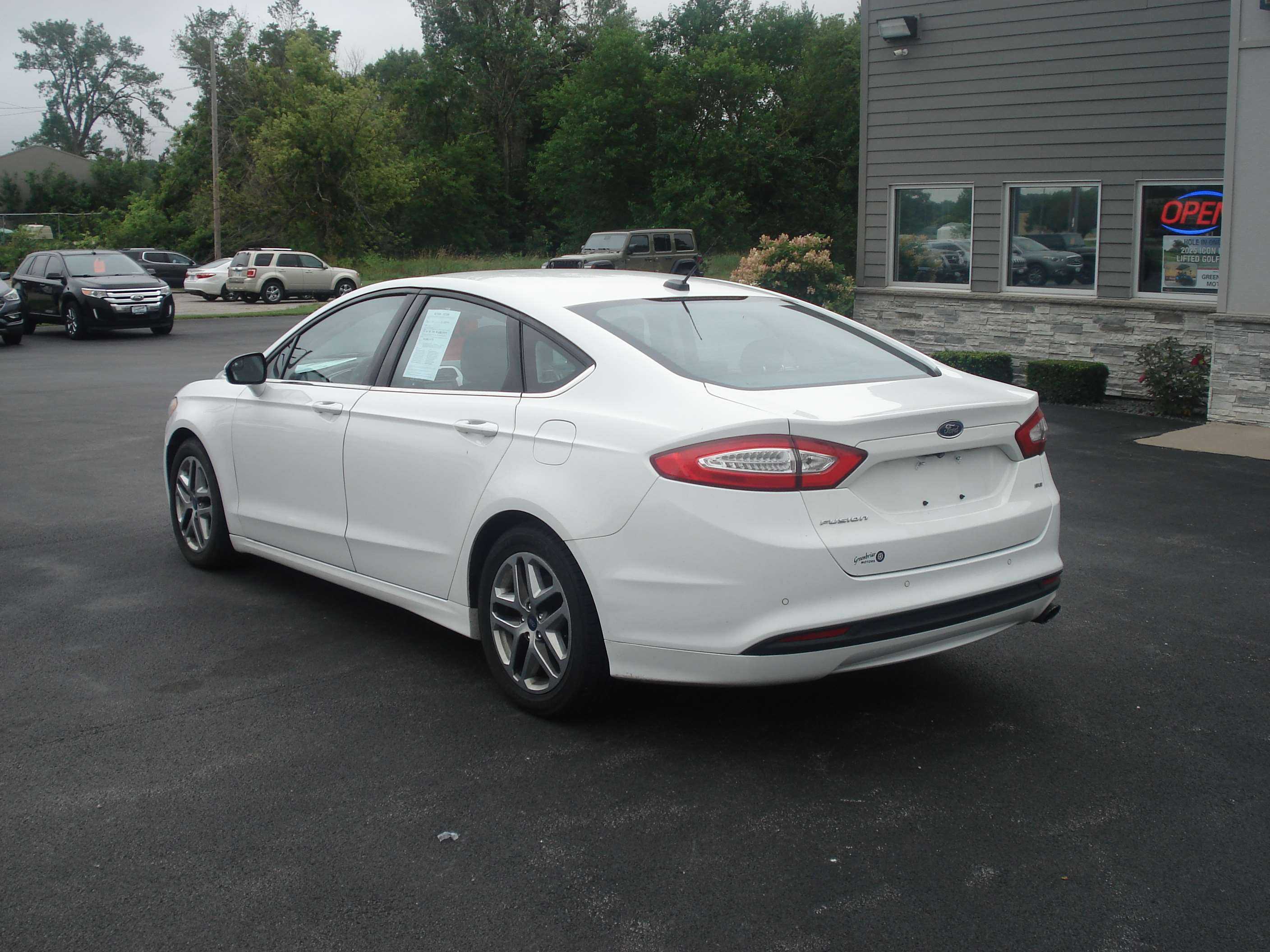 Ford Fusion Image 8