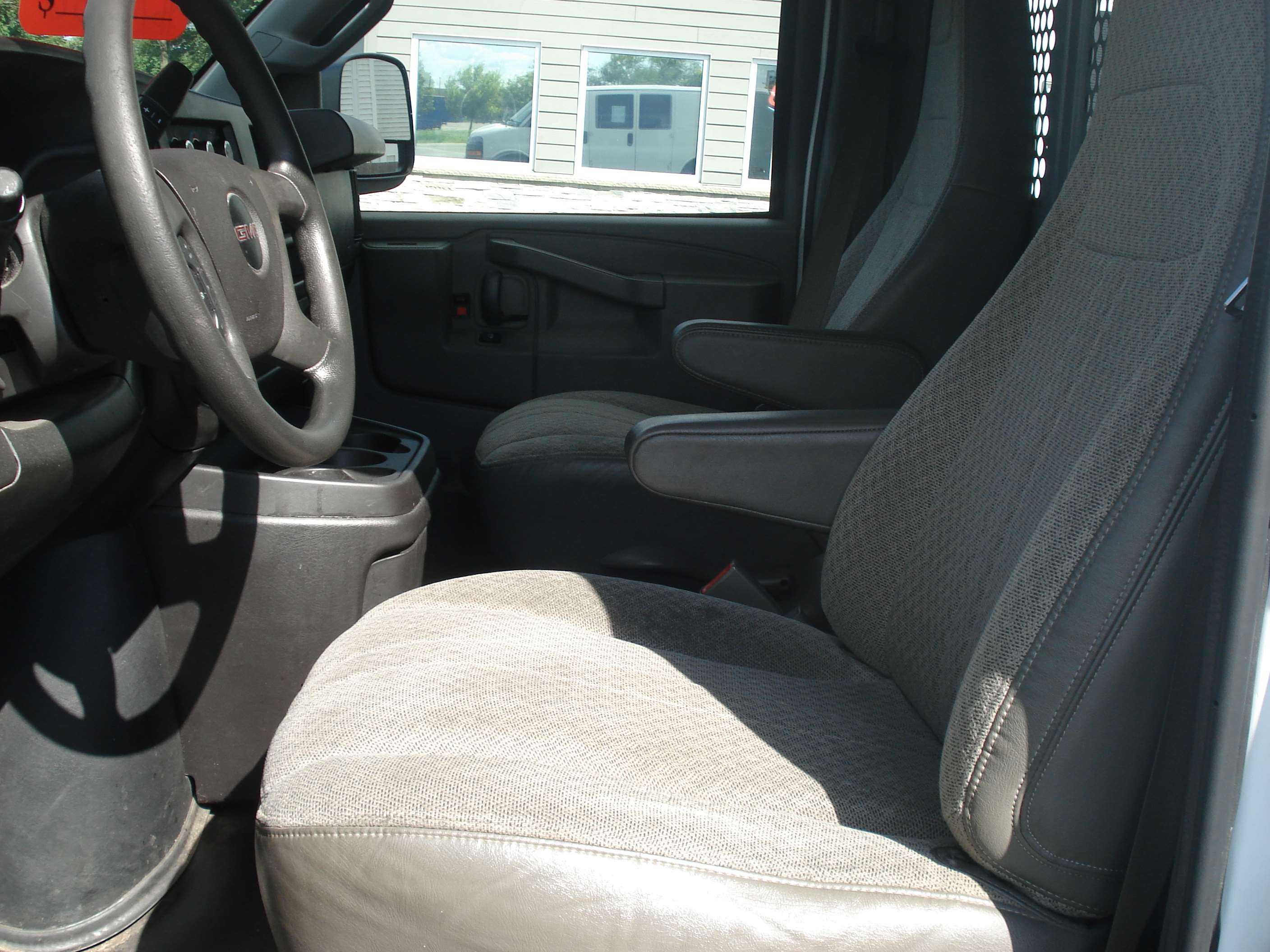Gmc Savana Image 10