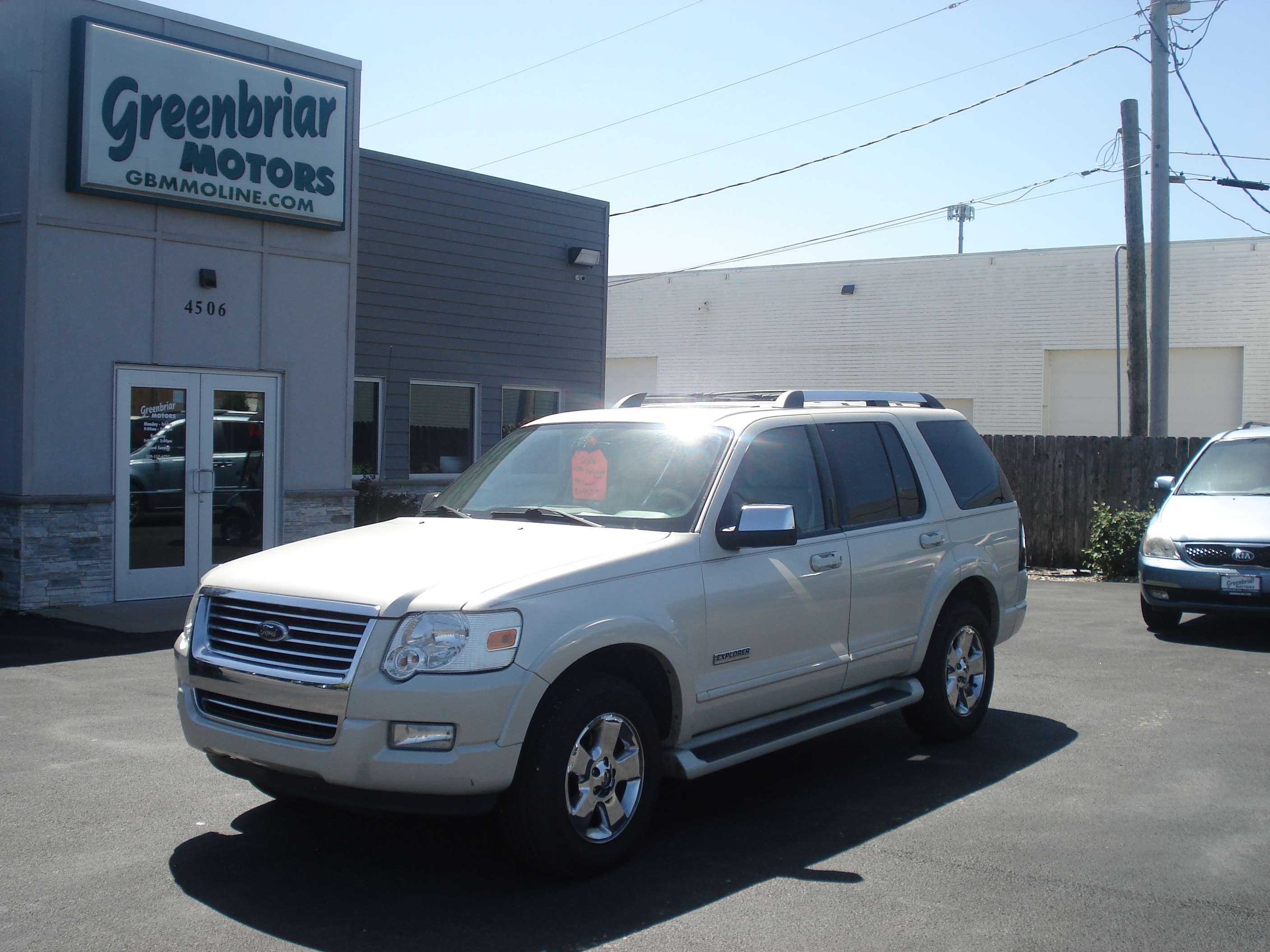 Ford Explorer Image 2