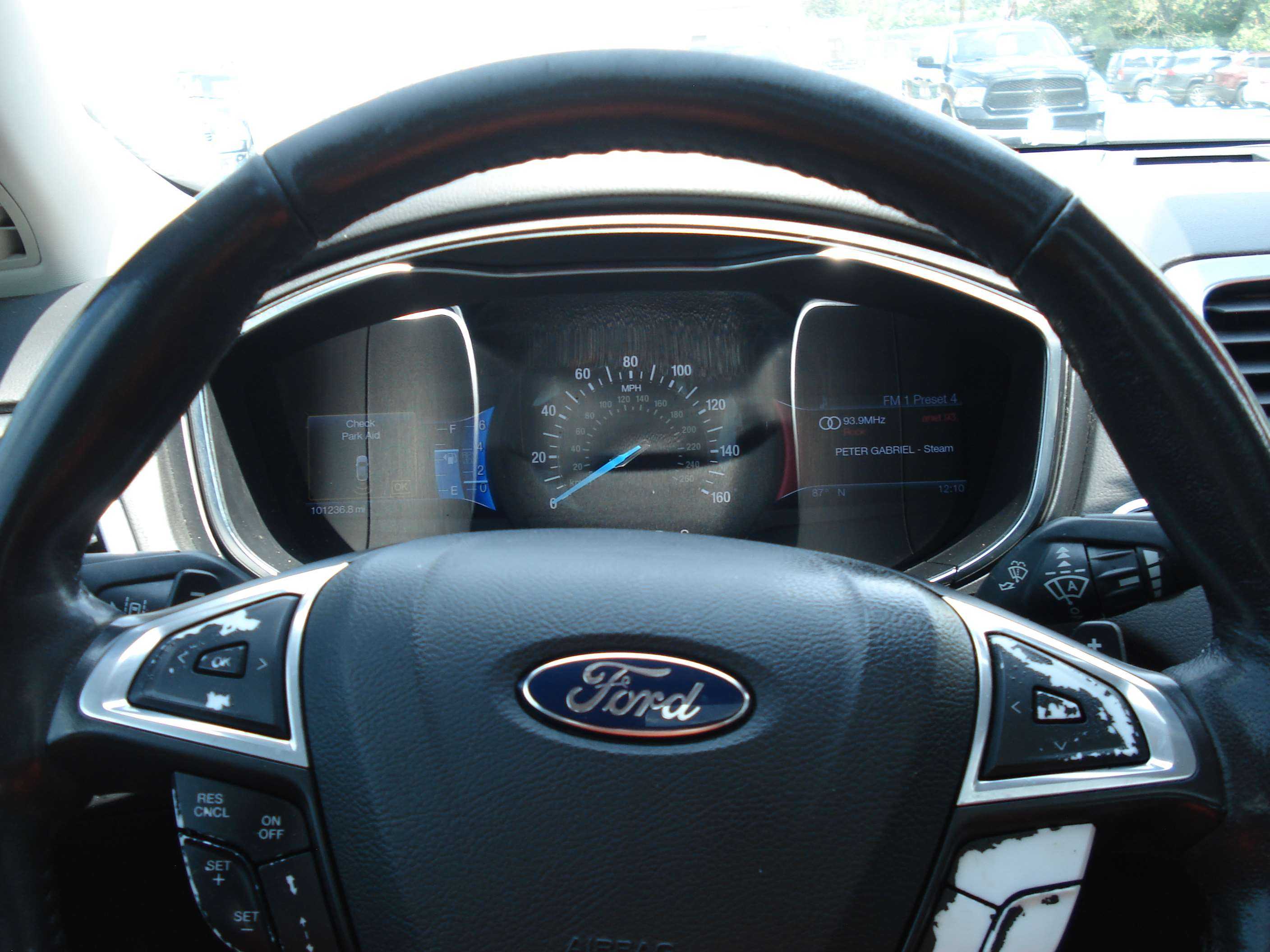 Ford Fusion Image 16