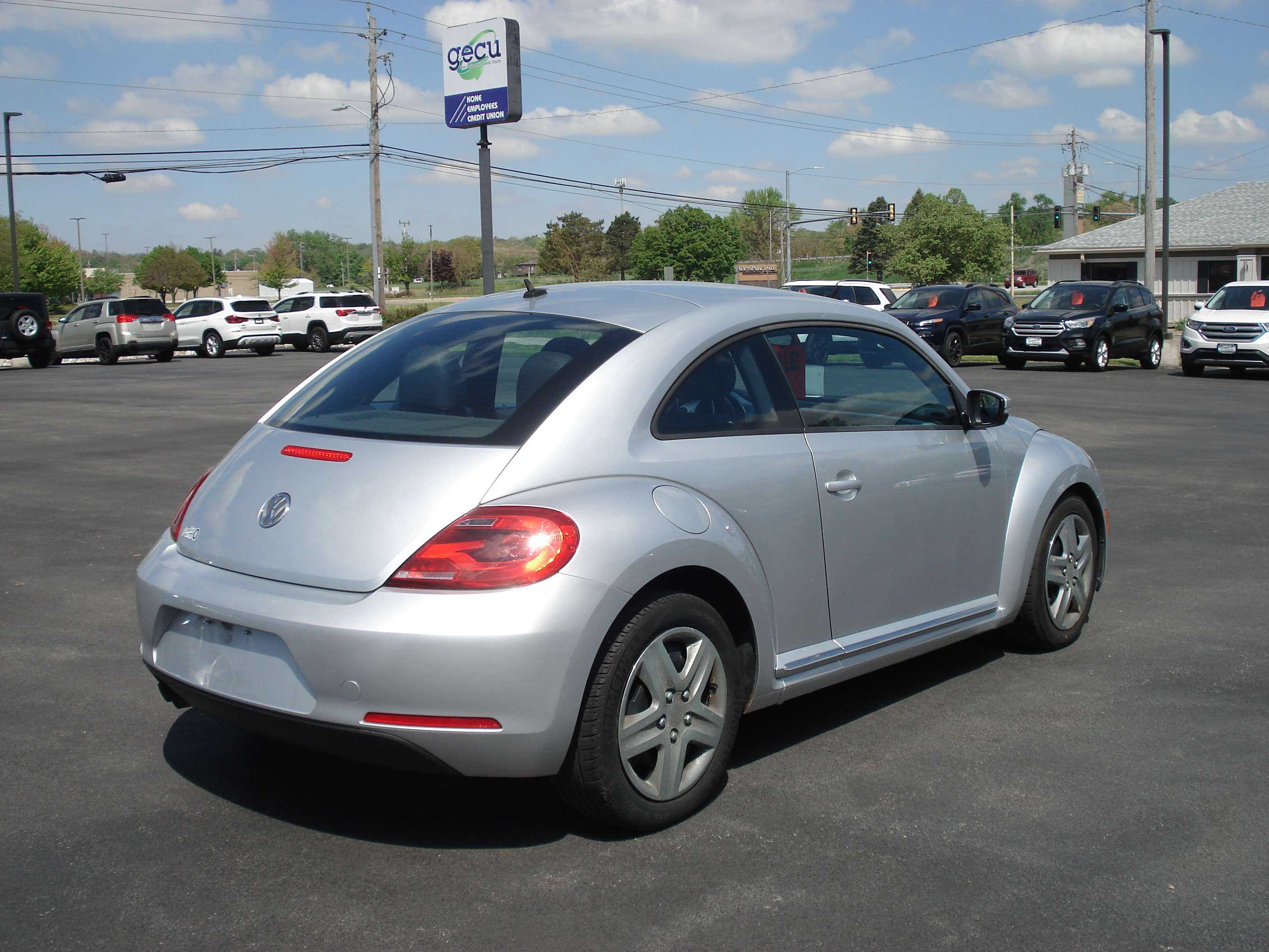 Volkswagen Beetle Image 6