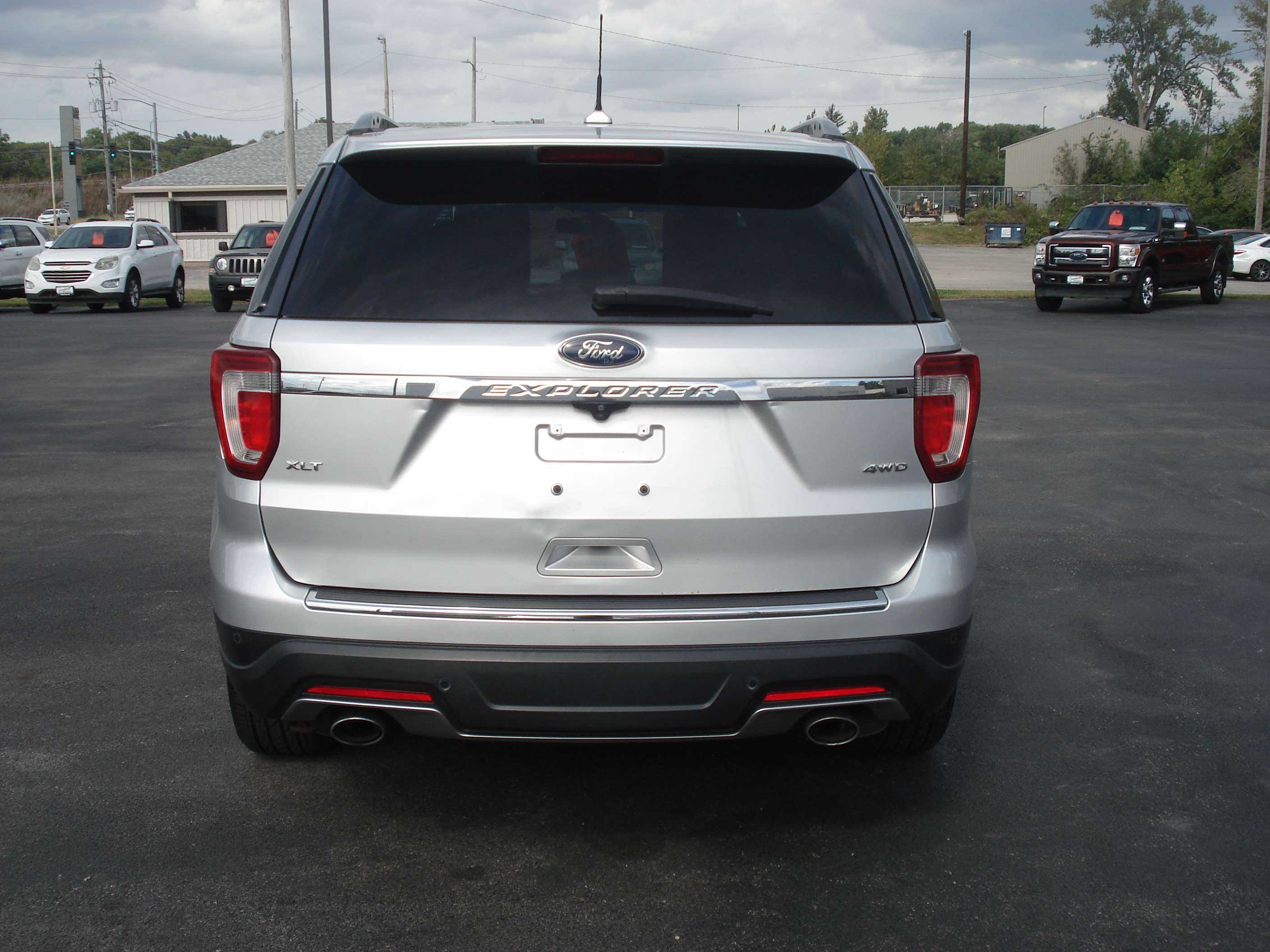 Ford Explorer Image 7