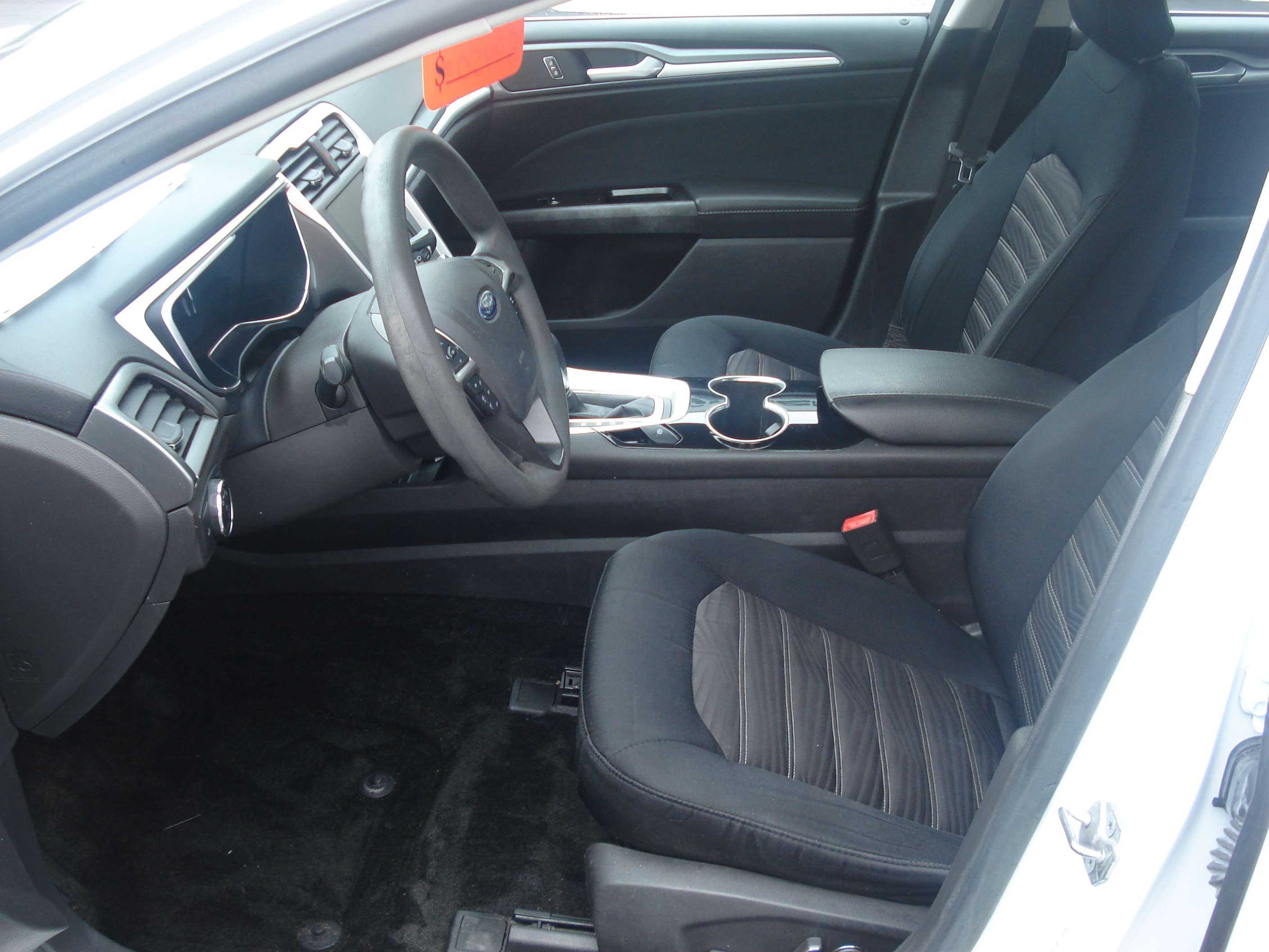 Ford Fusion Image 11