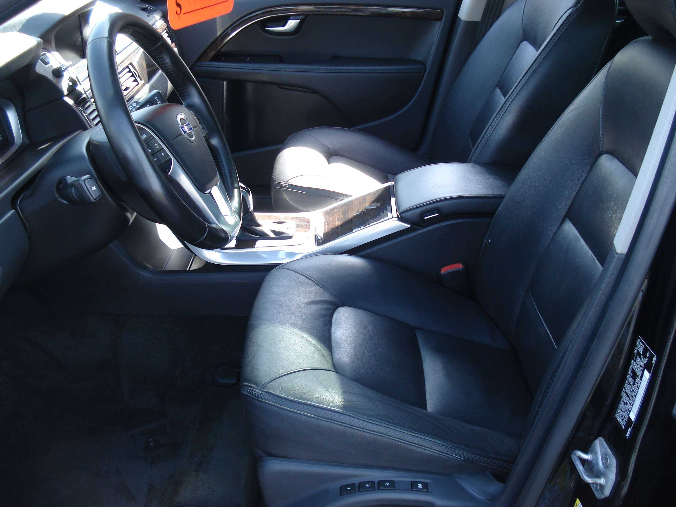 Volvo Xc70 Image 11