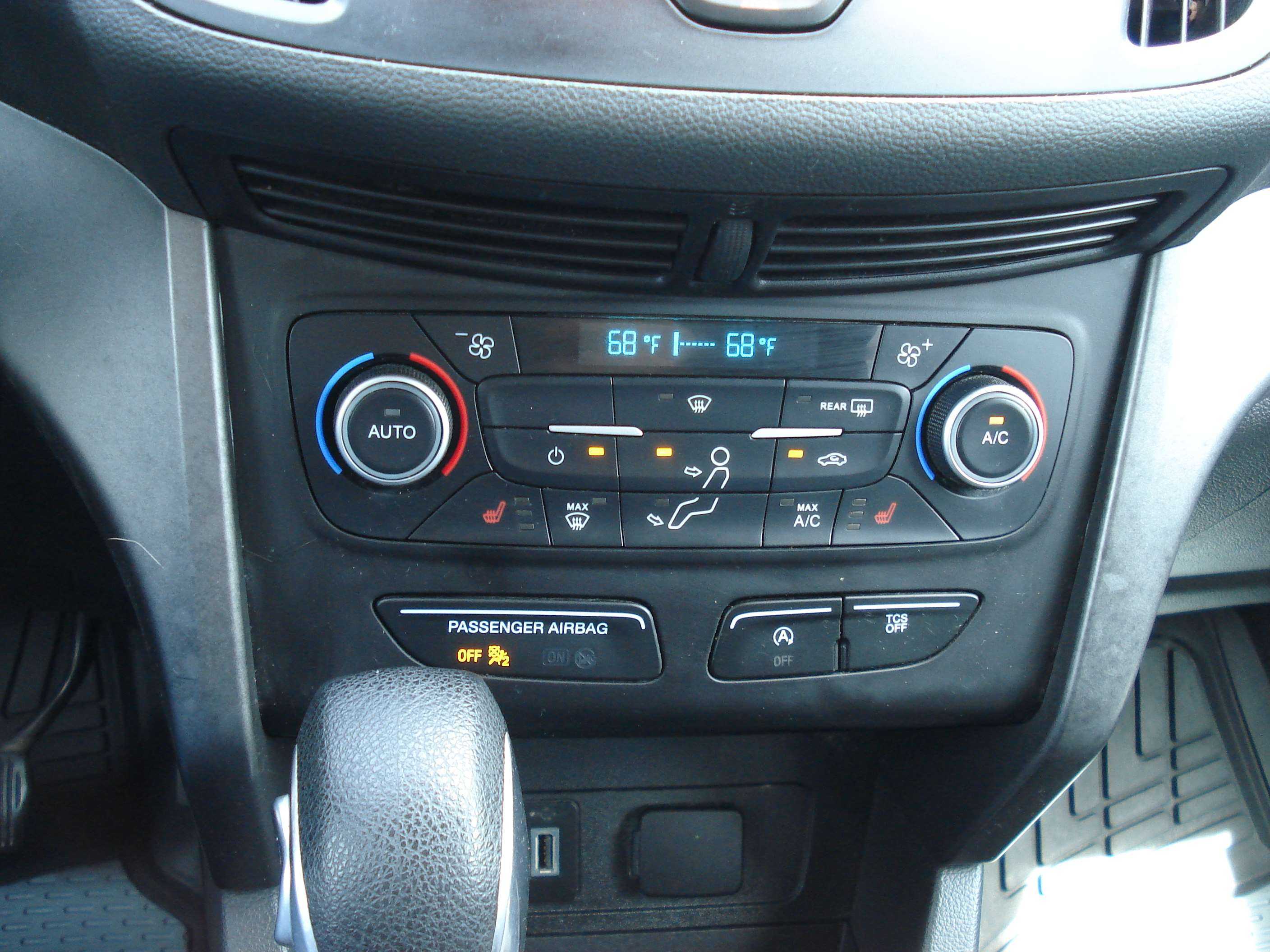 Ford Escape Image 13