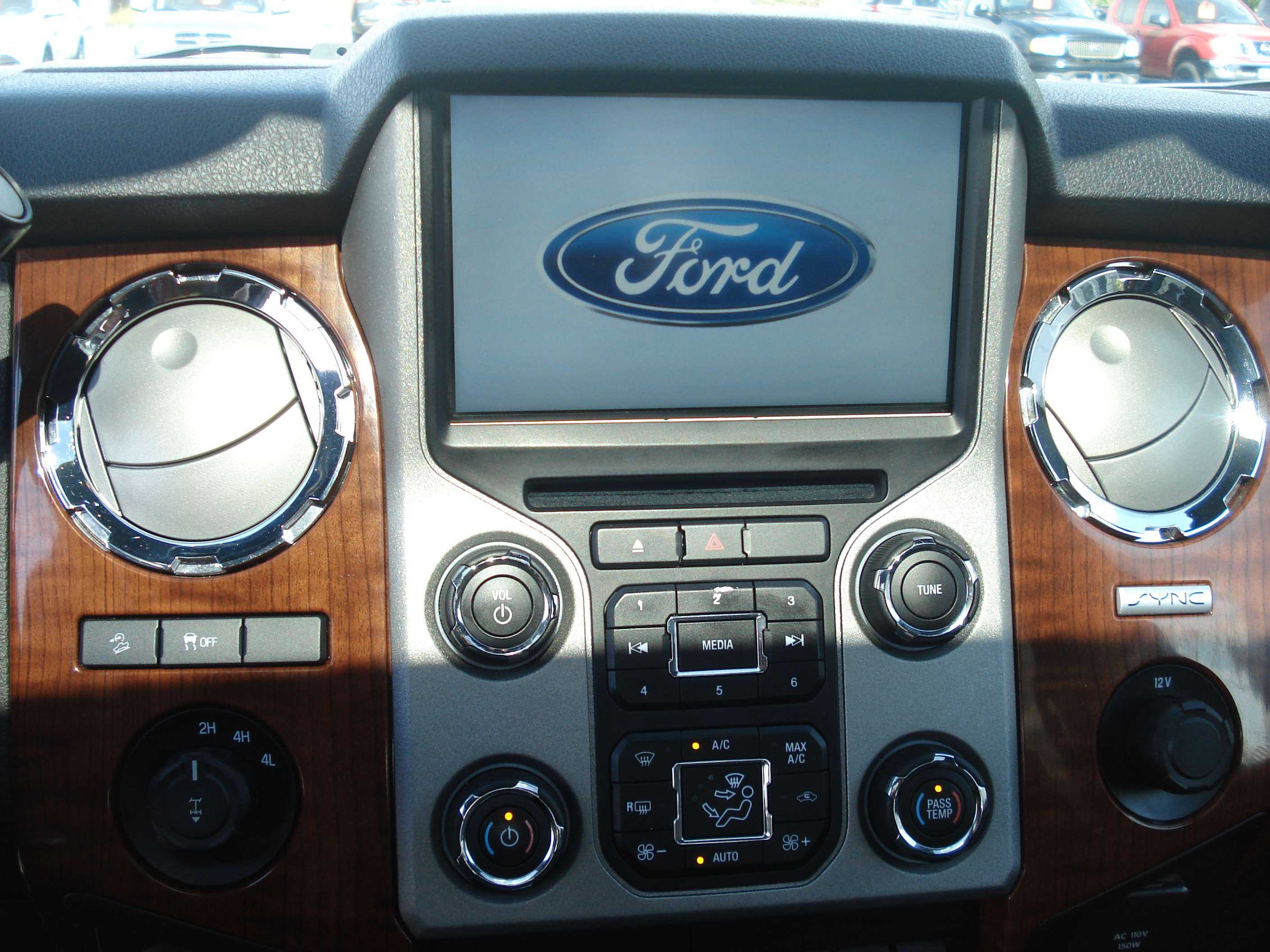 Ford F-250 Super Duty Image 15