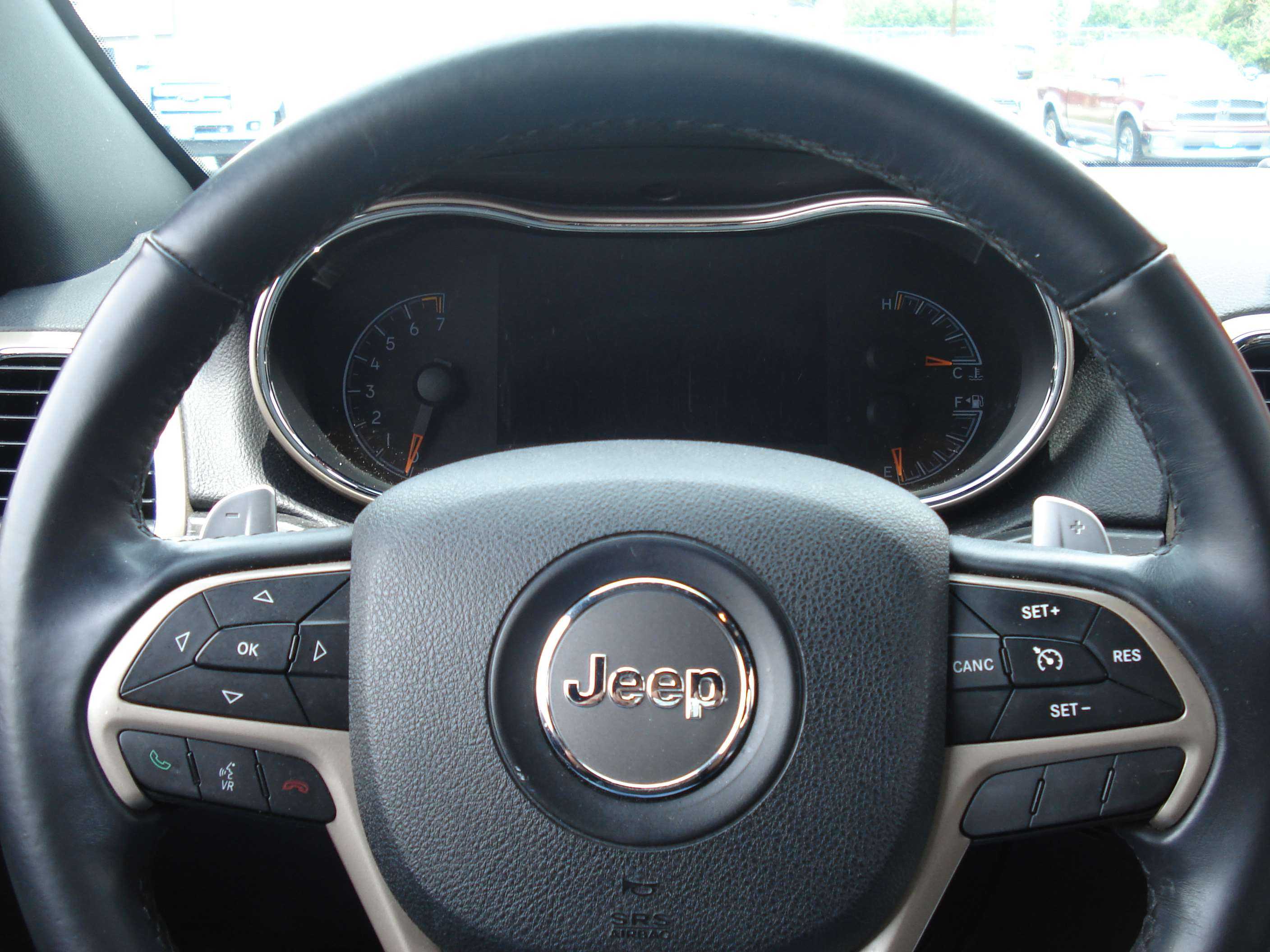 Jeep Grand Cherokee Image 15