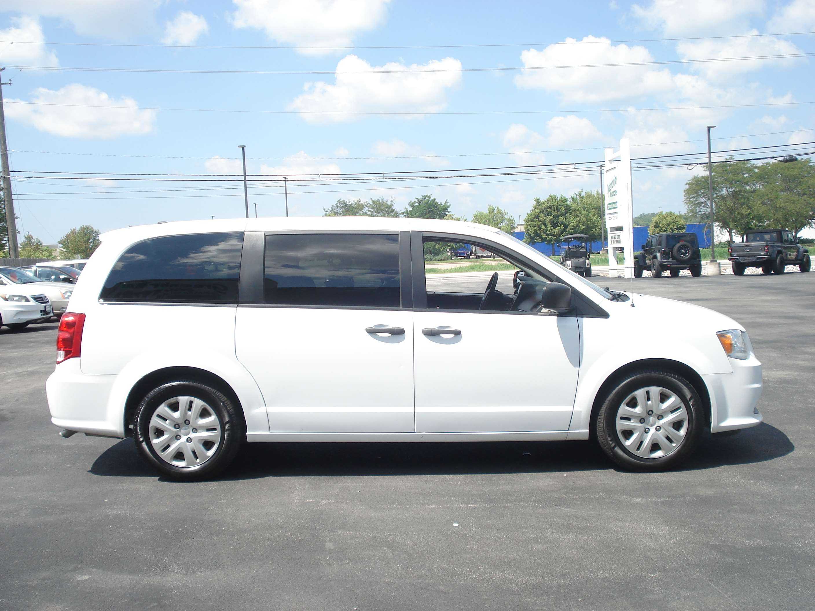 Dodge Grand Caravan Image 5