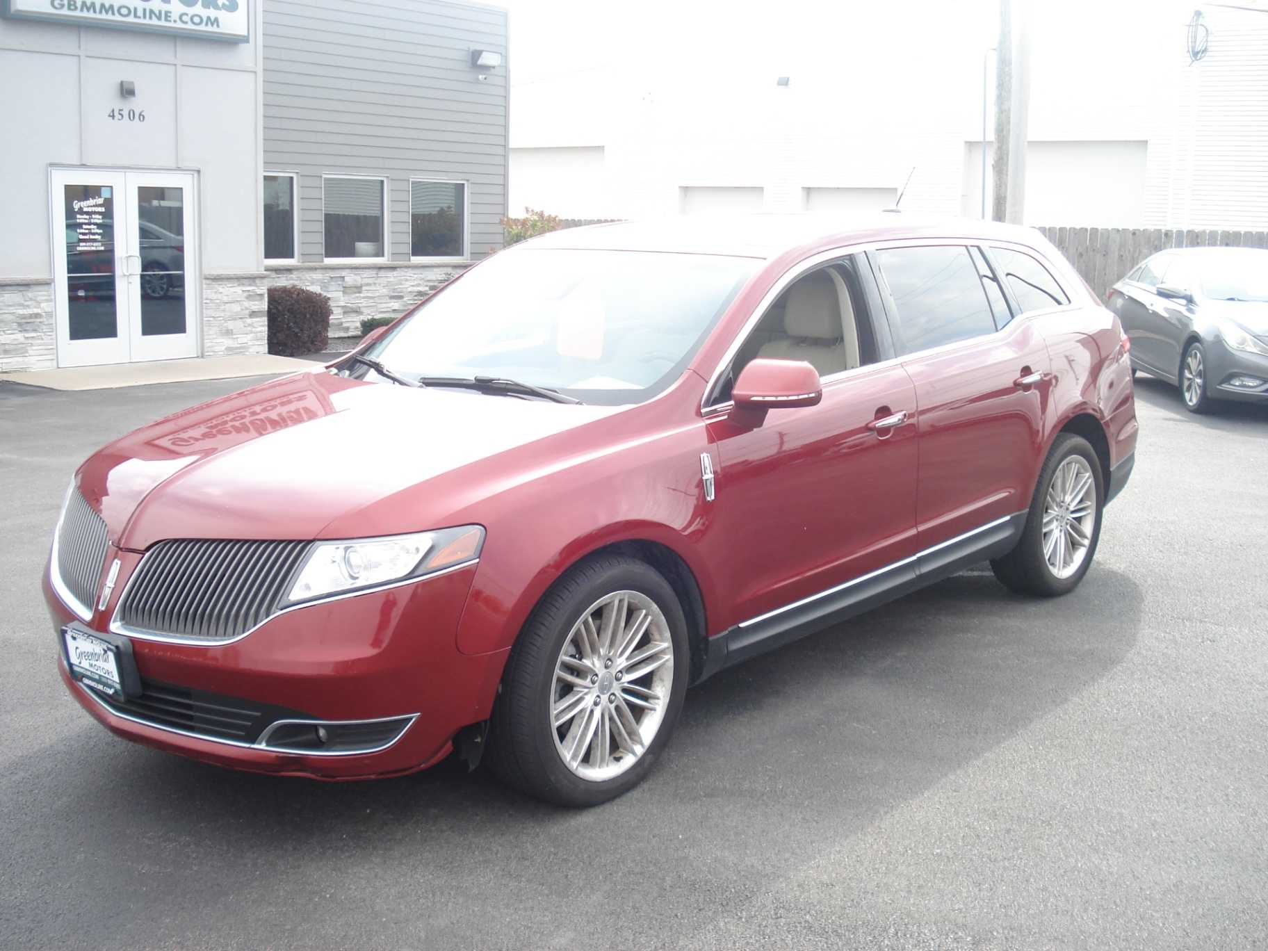 Lincoln MKT Image 2