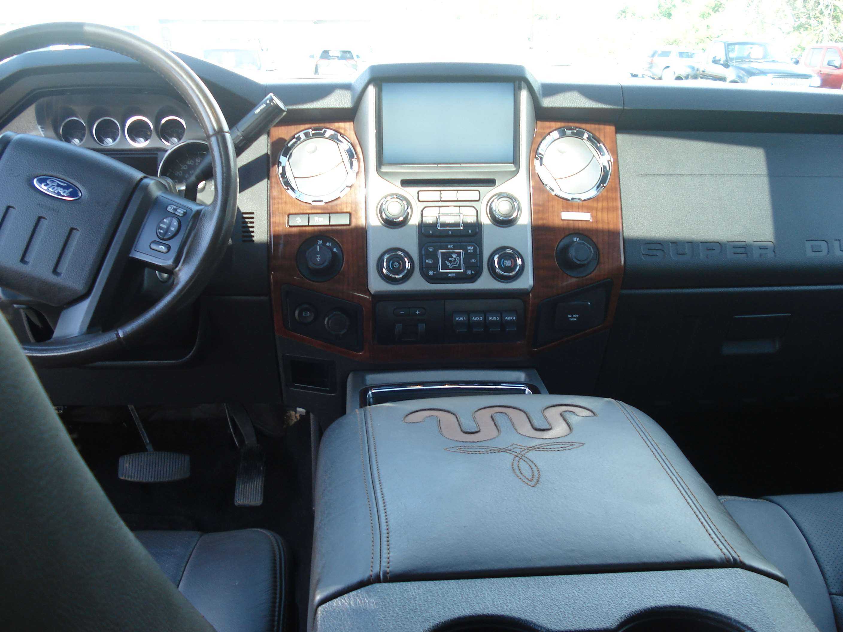 Ford F-250 Super Duty Image 13