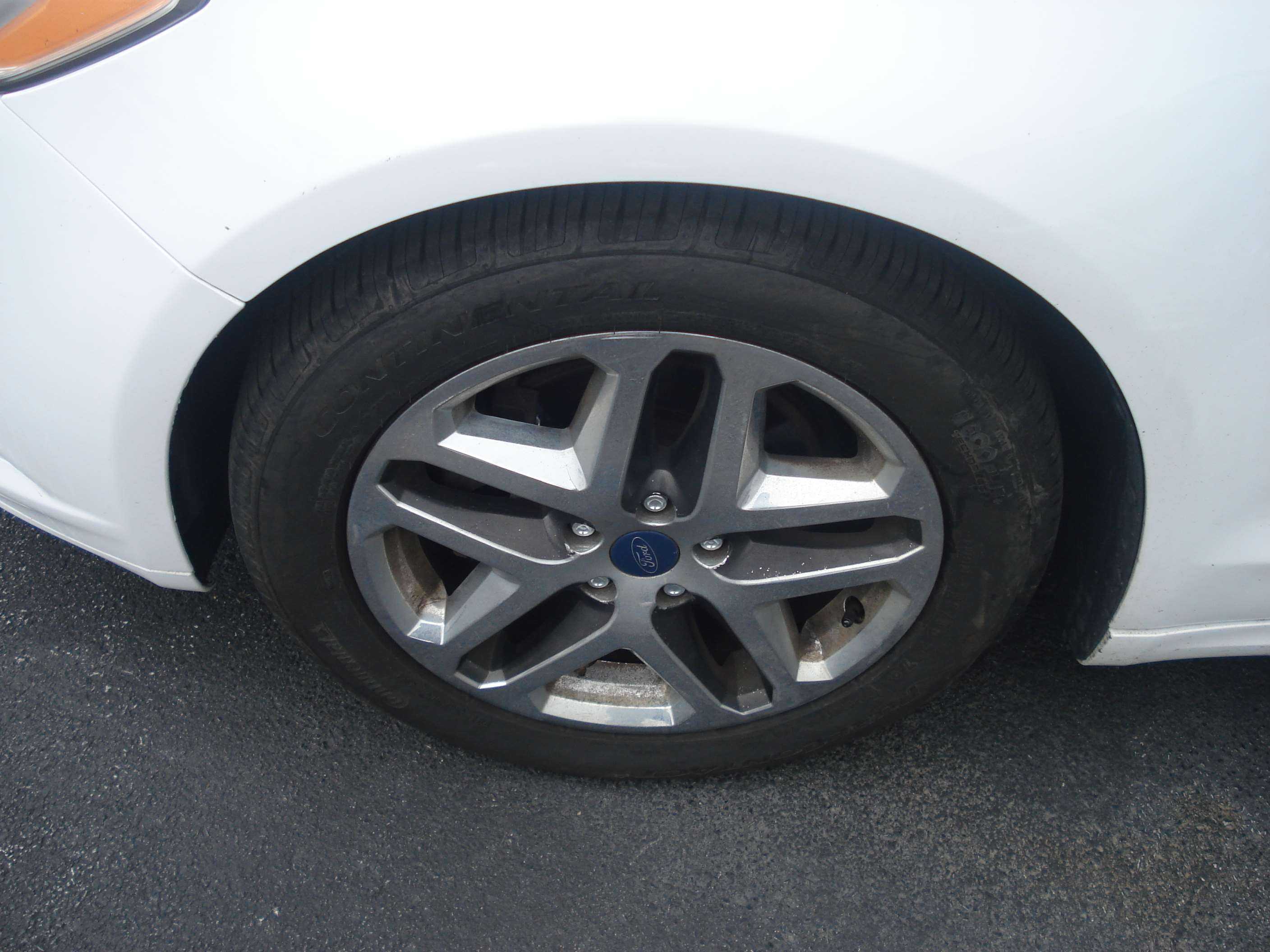 Ford Fusion Image 10
