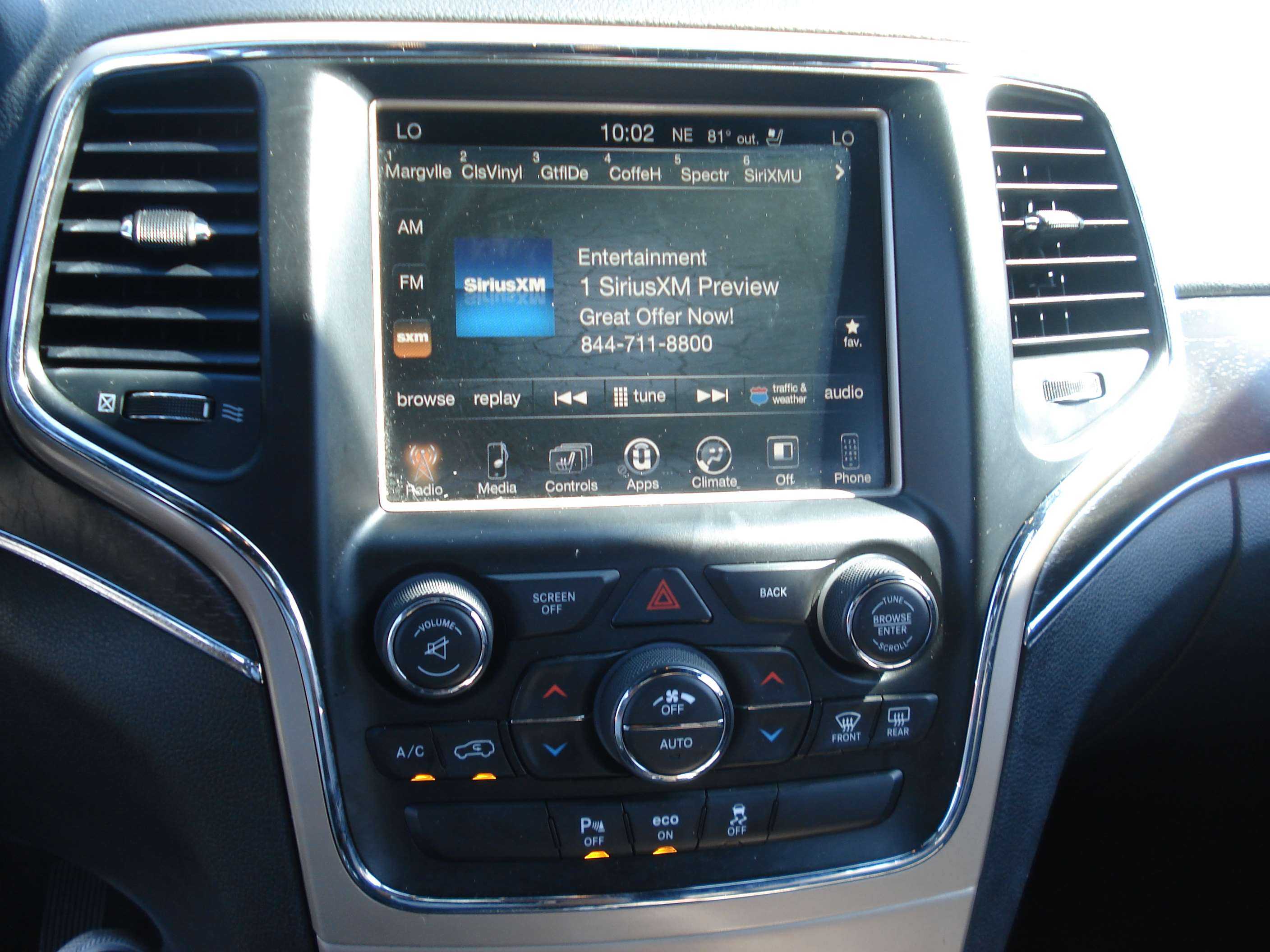 Jeep Grand Cherokee Image 14
