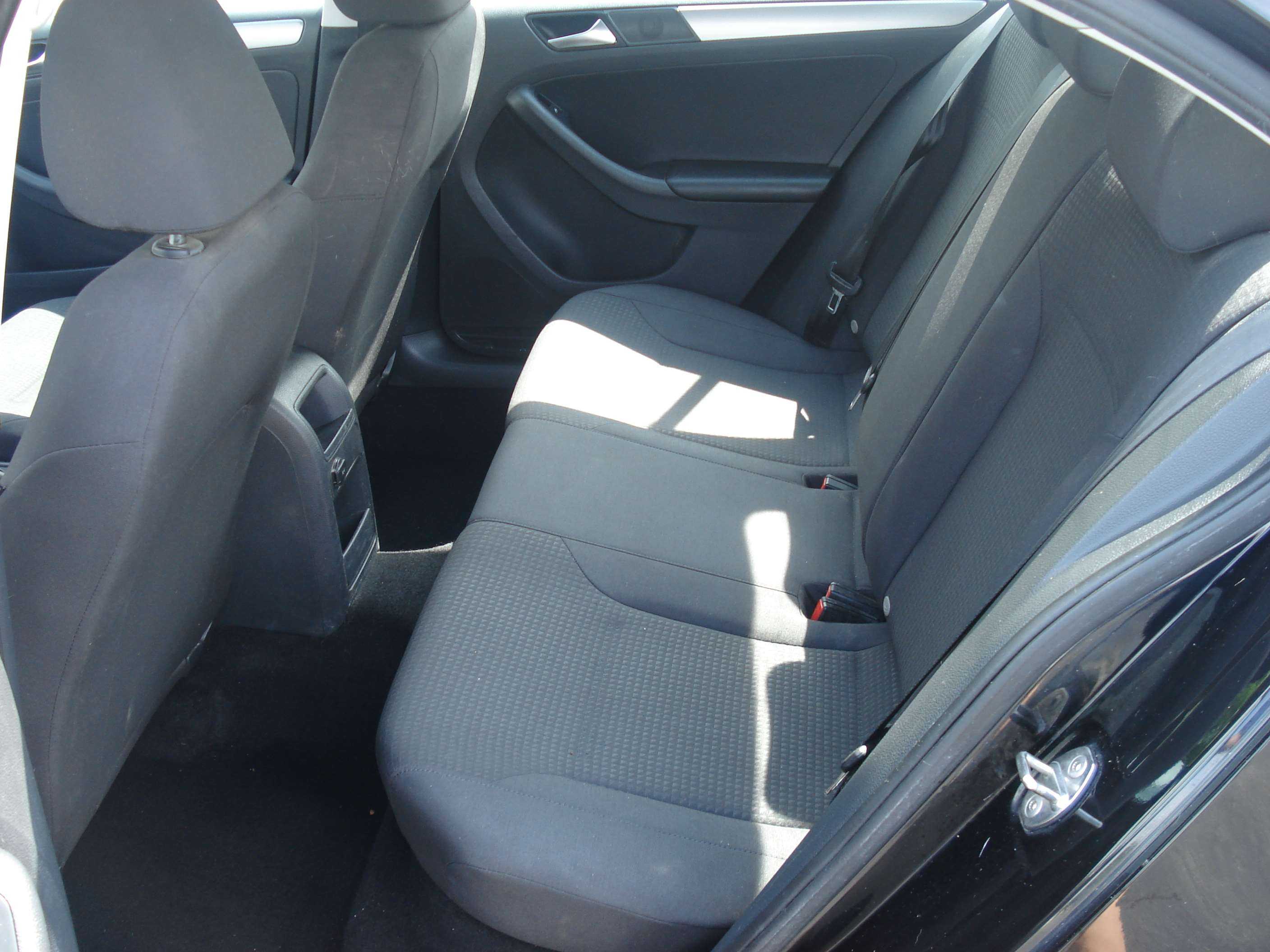Volkswagen Jetta Image 12