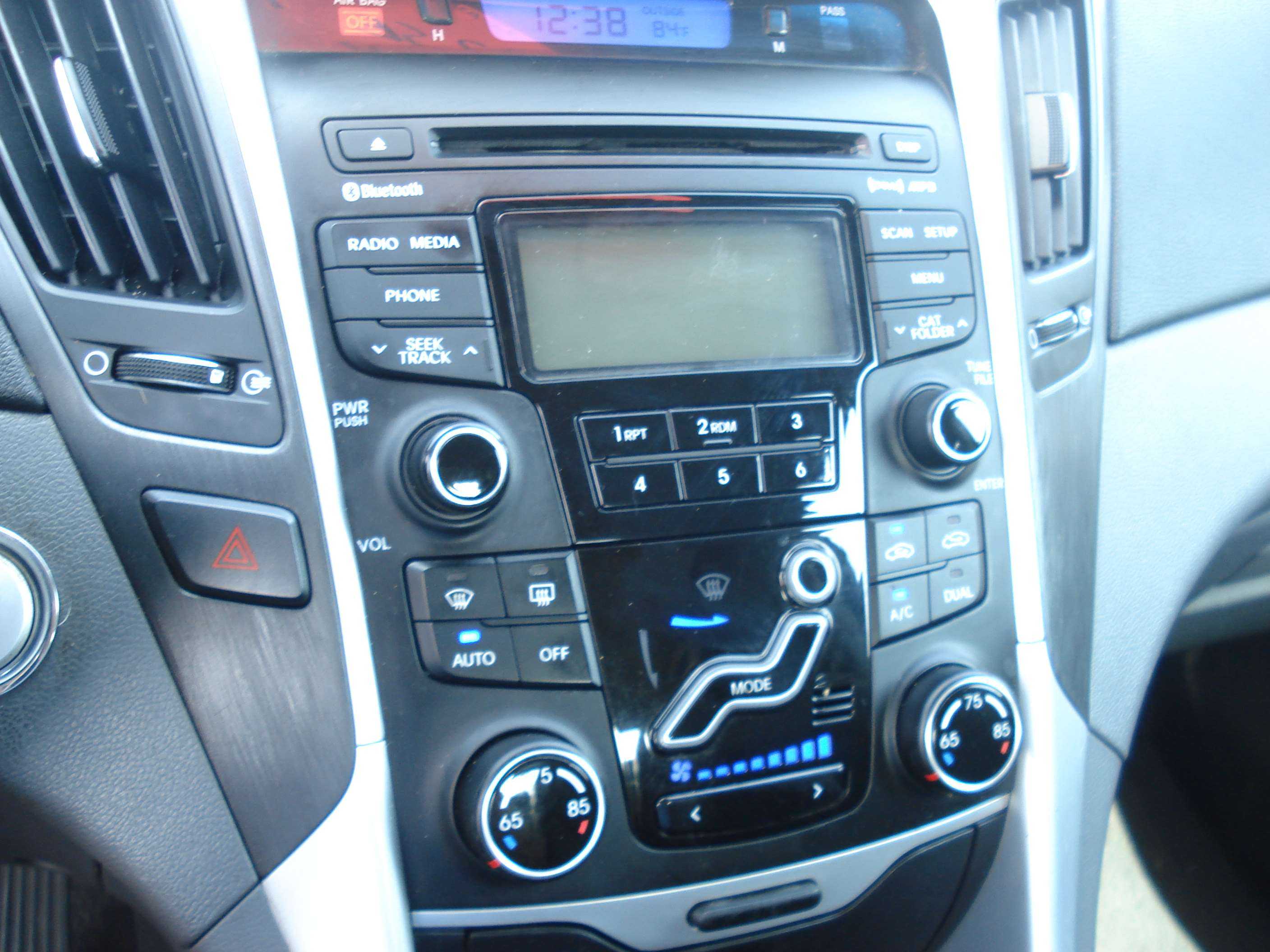 Hyundai Sonata Image 10