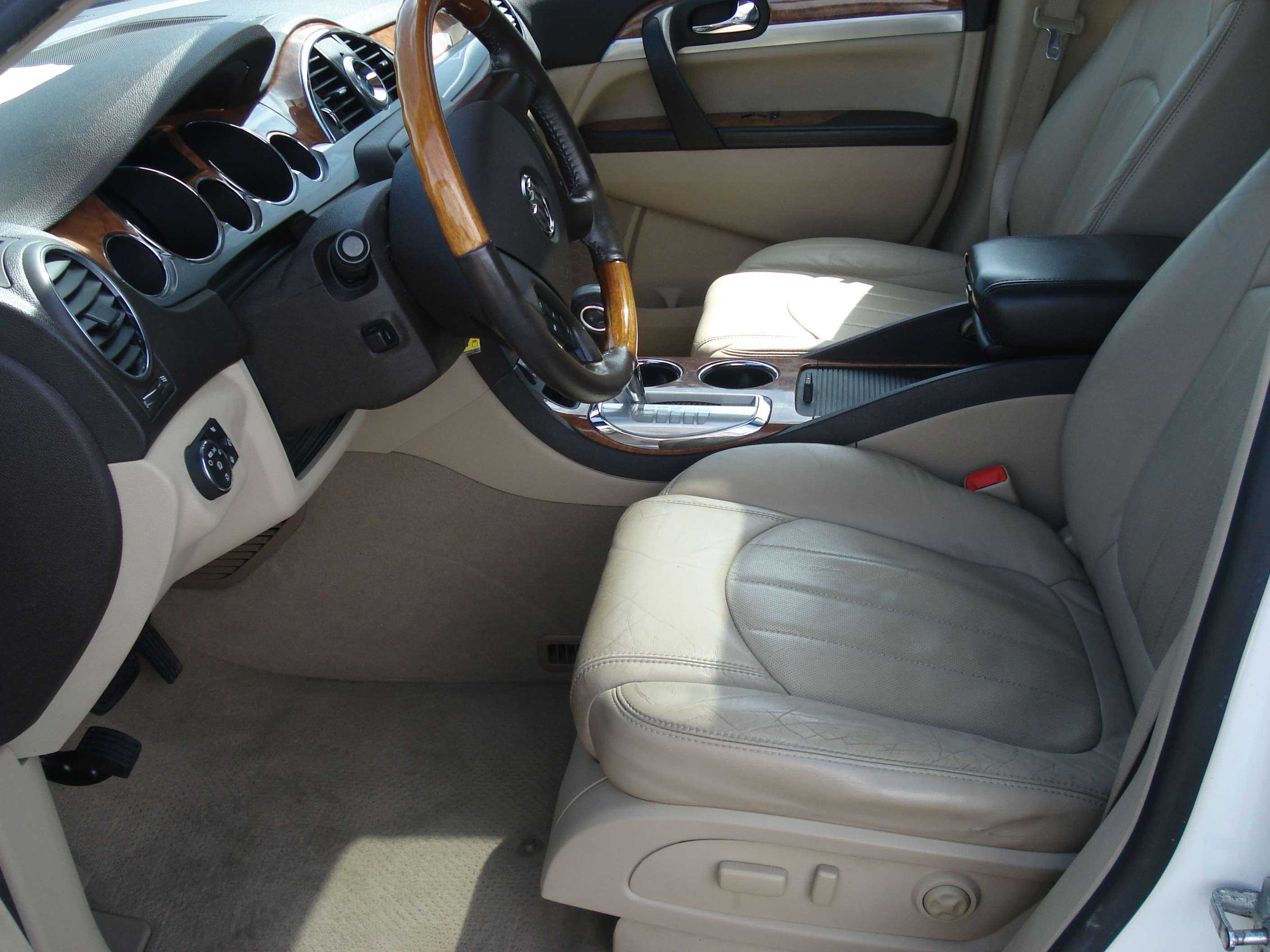 Buick Enclave Image 11