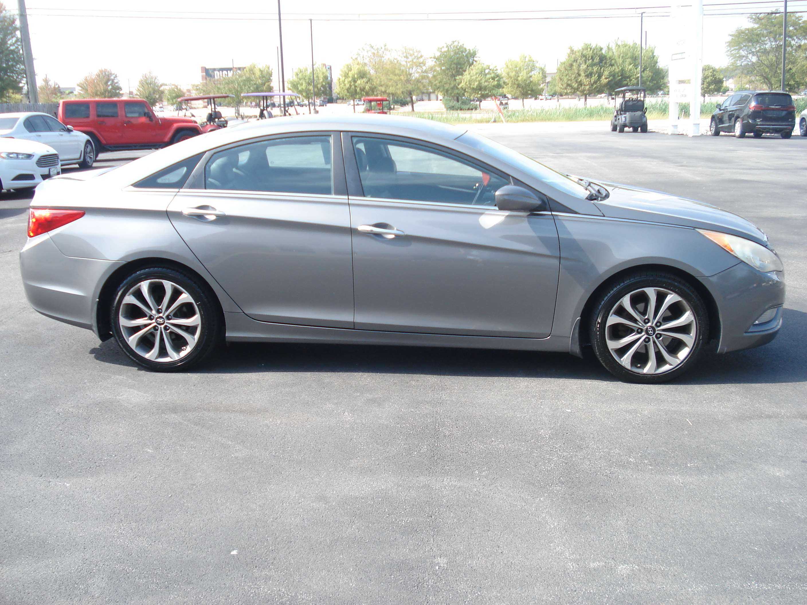 Hyundai Sonata Image 4