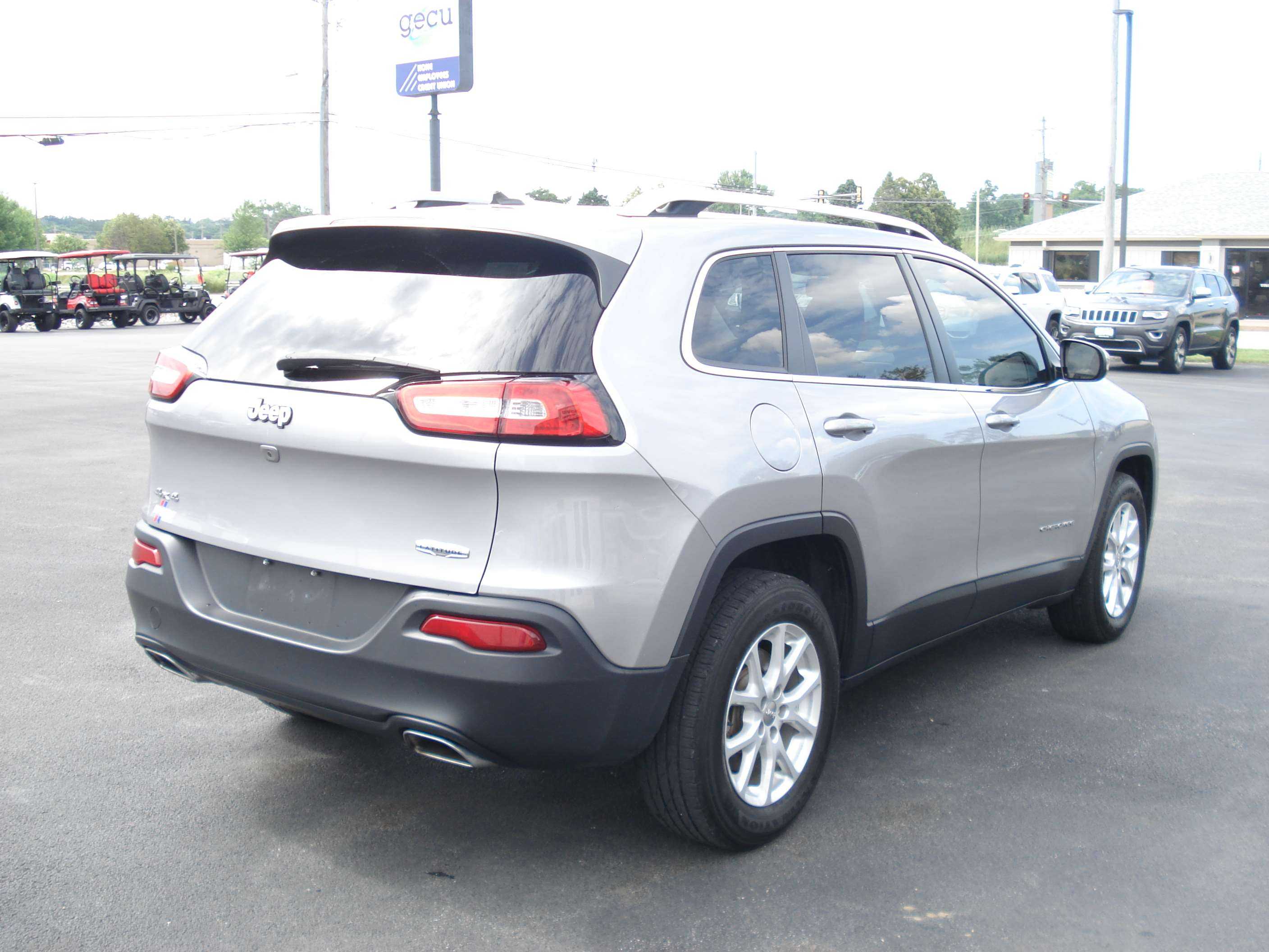 Jeep Cherokee Image 6
