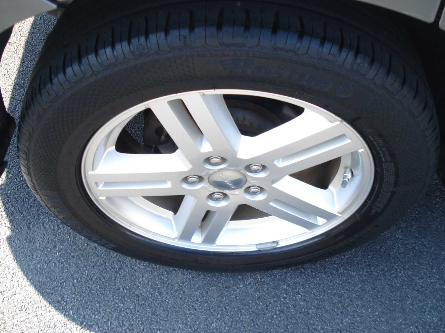 Dodge Avenger Image 6