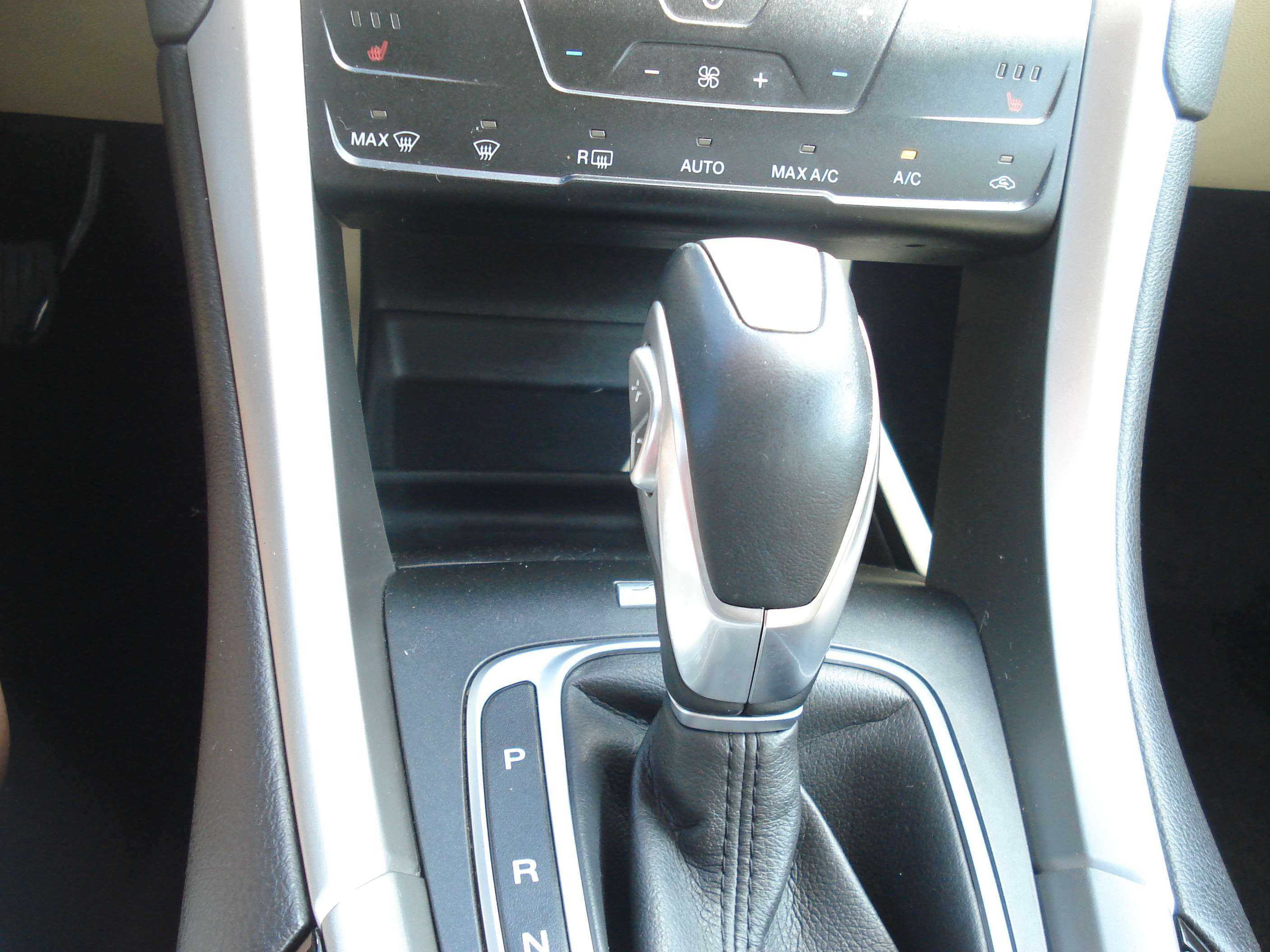 Ford Fusion Image 14