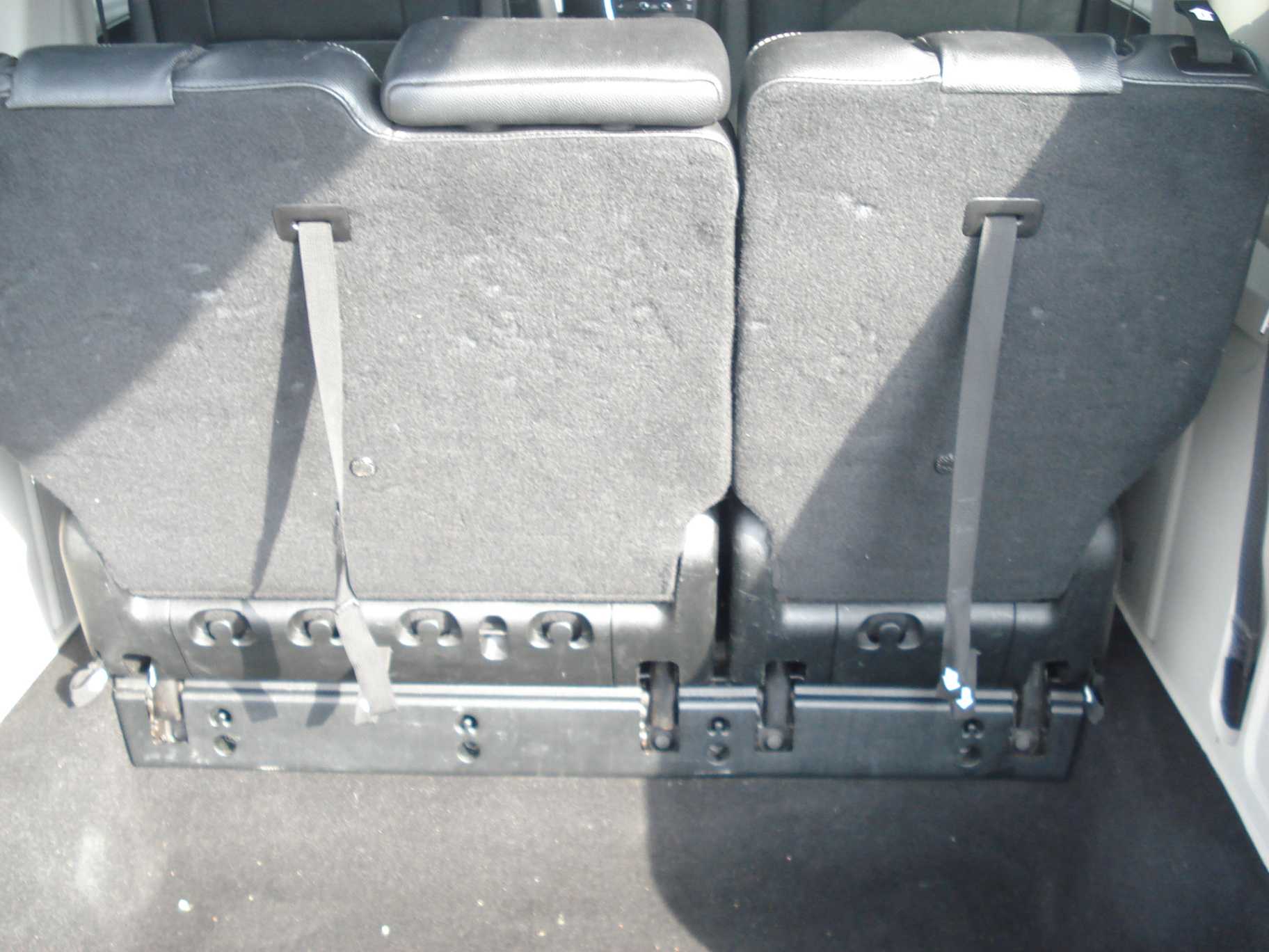 Dodge Grand Caravan Image 10