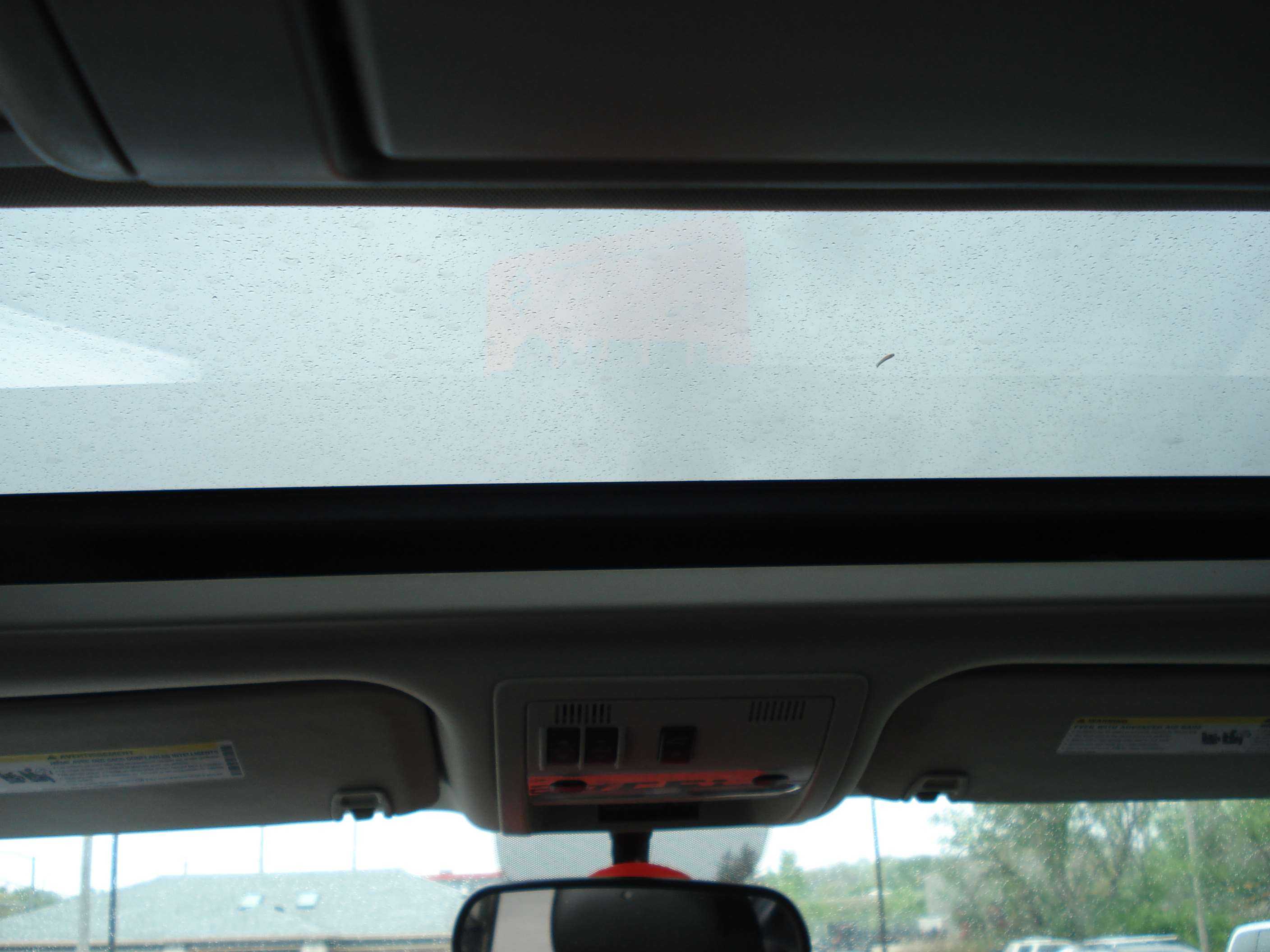 Chevrolet Suburban Image 15