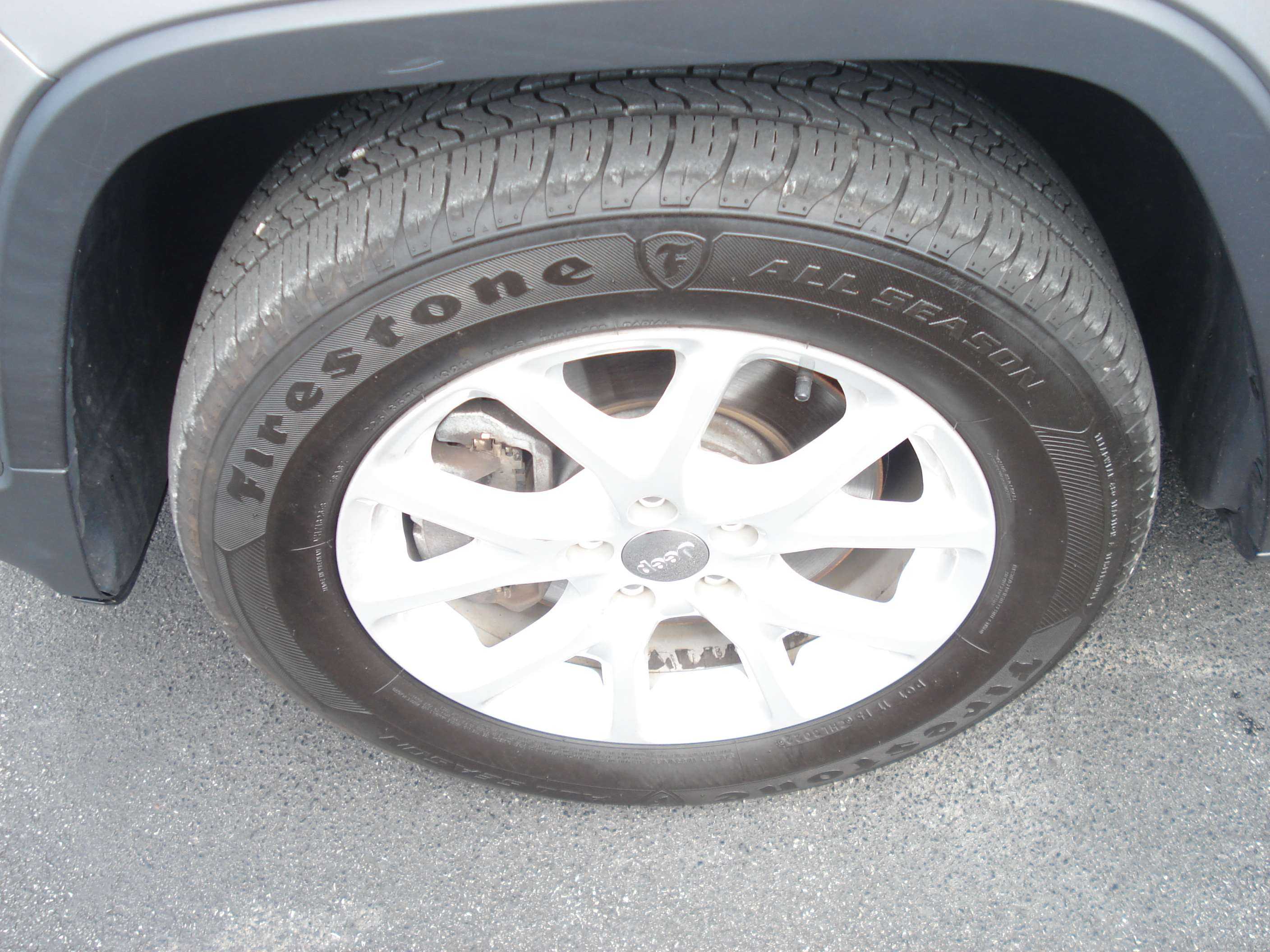 Jeep Cherokee Image 10