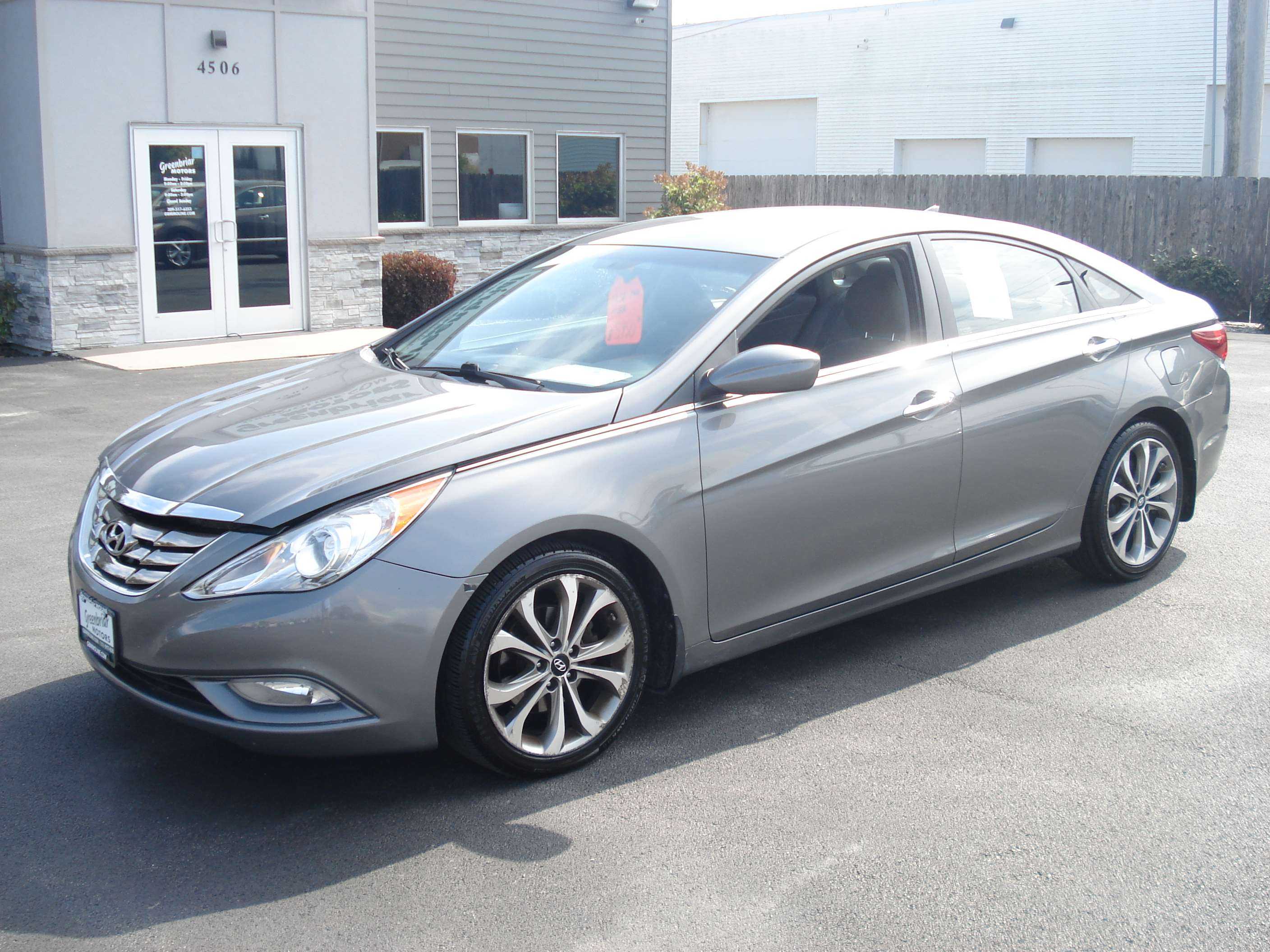 Hyundai Sonata Image 2