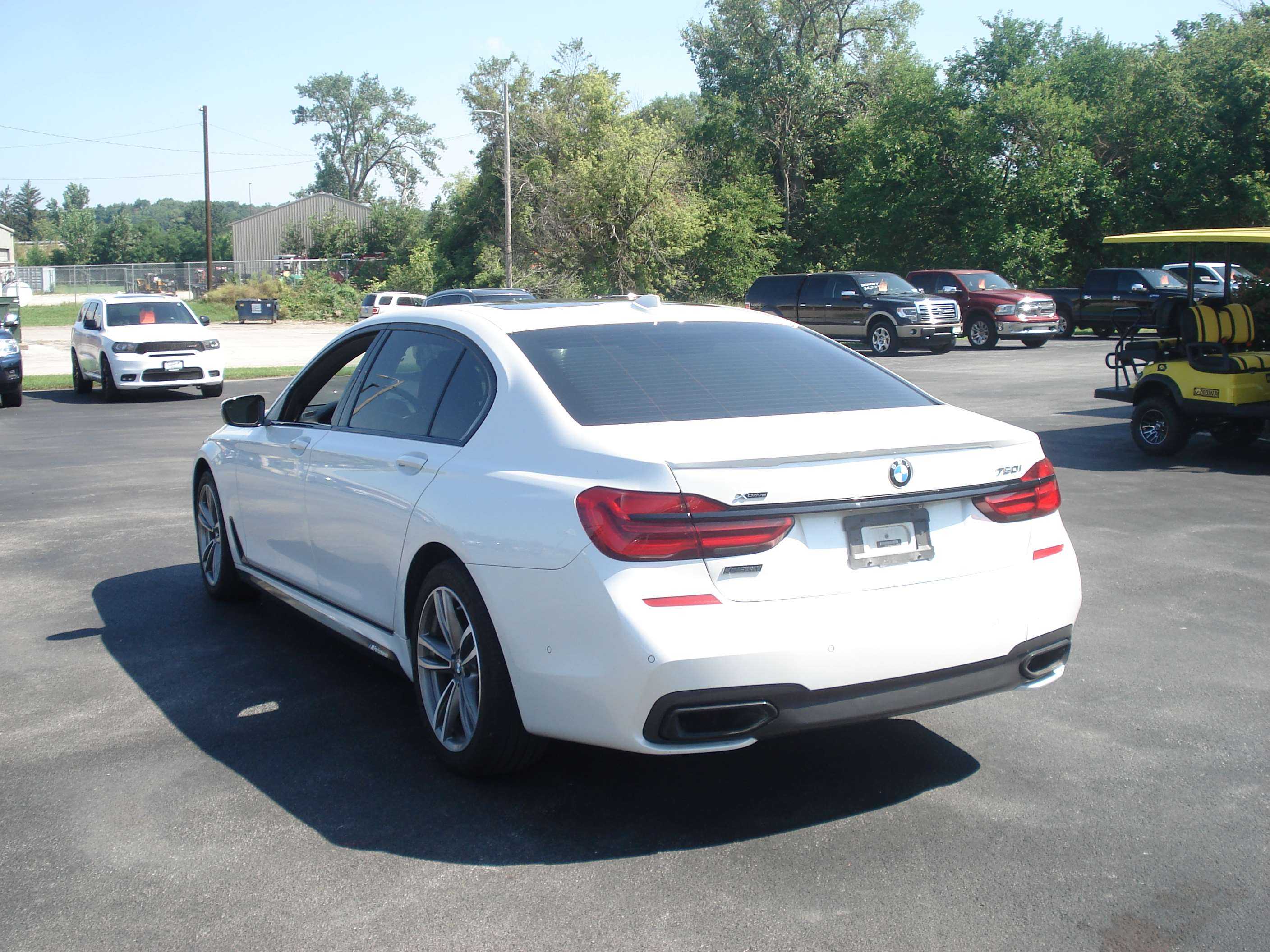 Bmw 7 Series Image 9