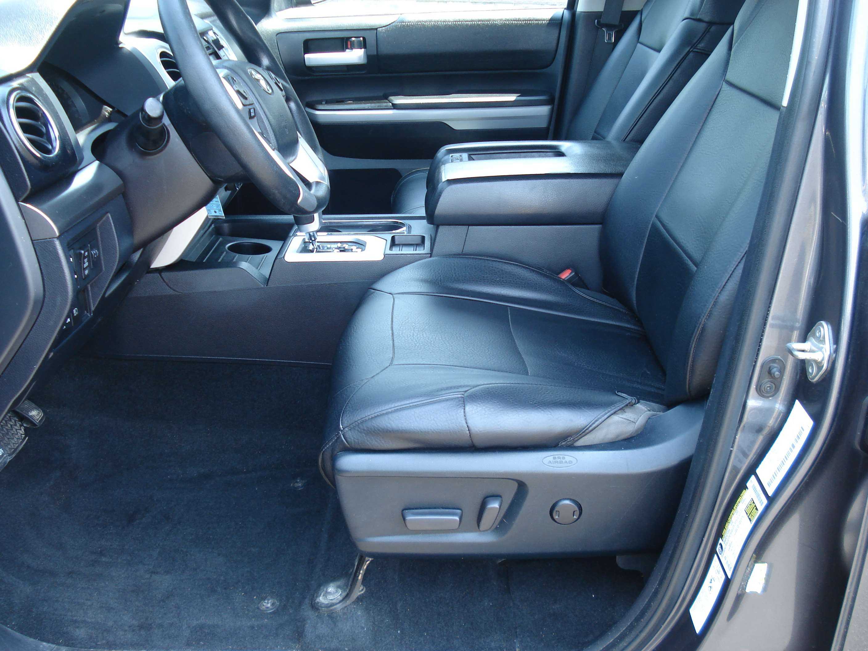 Toyota Tundra Image 11