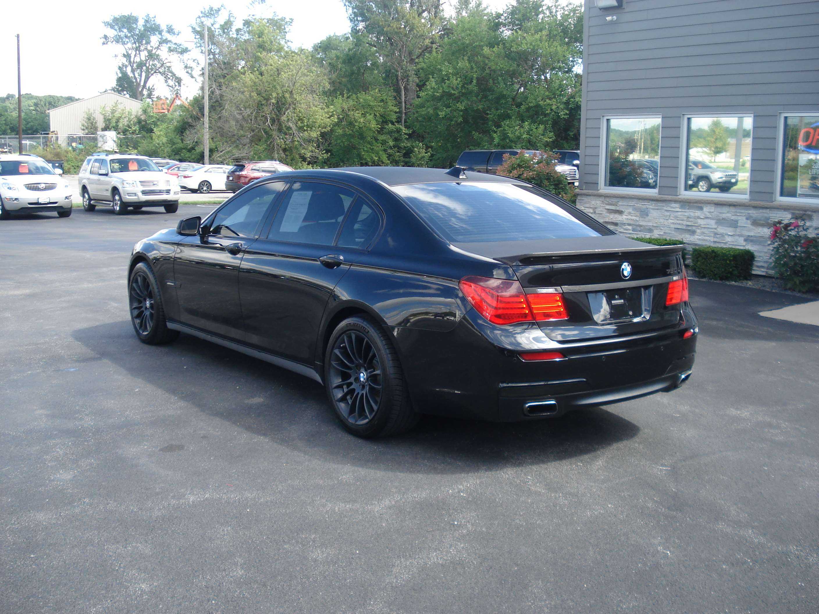 Bmw 7 Series Image 8