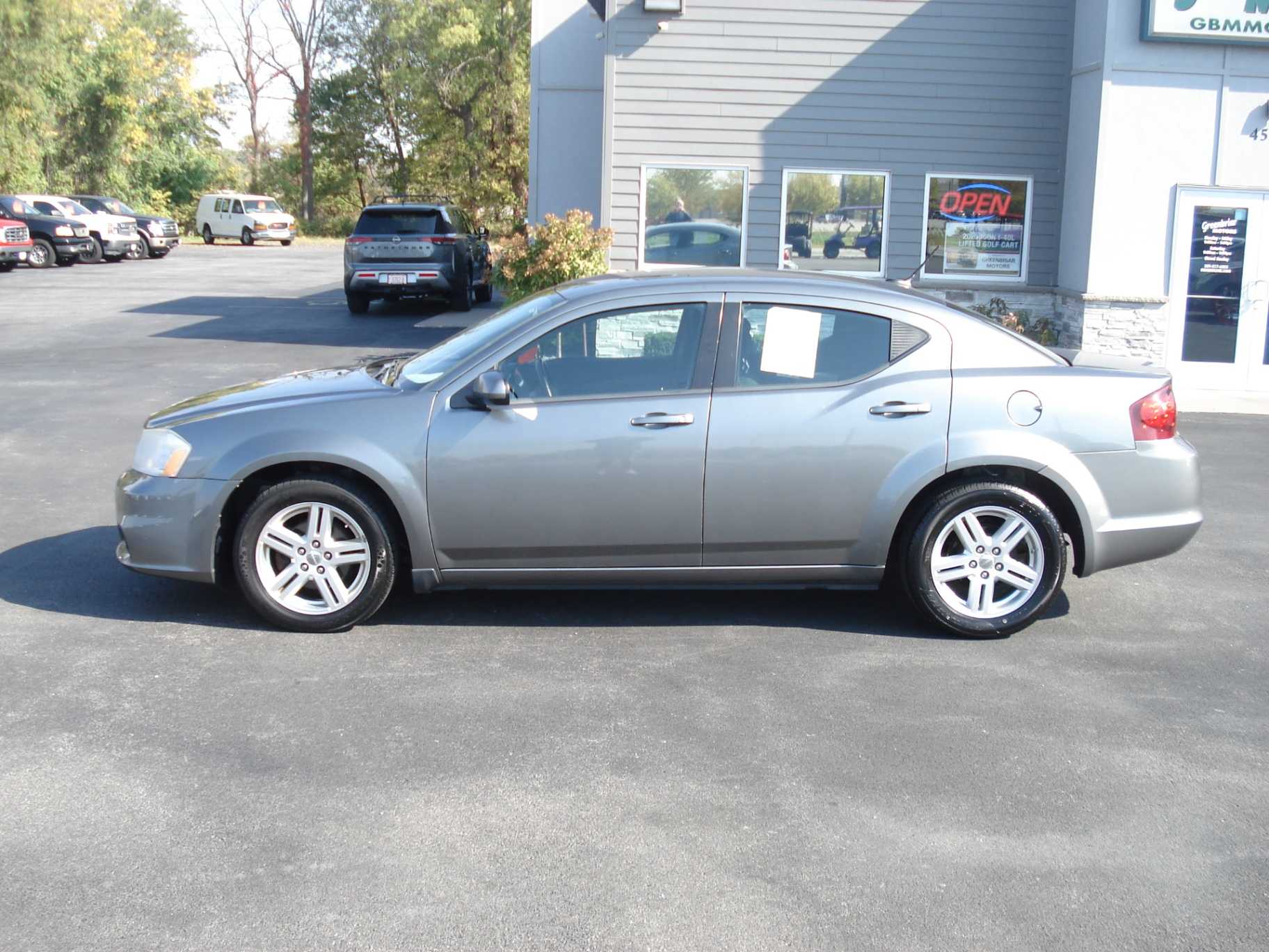 Dodge Avenger Image 1