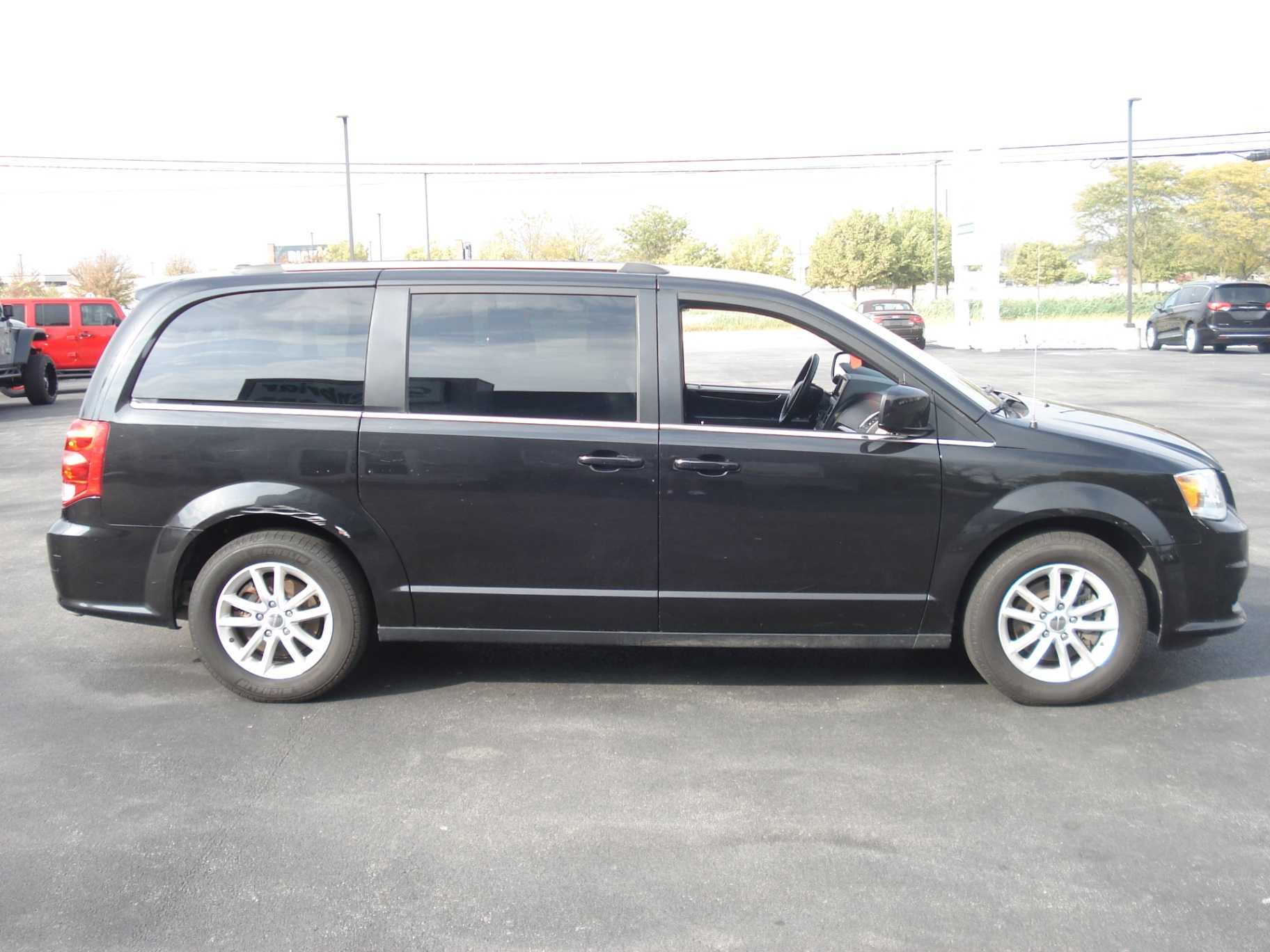 Dodge Grand Caravan Image 4