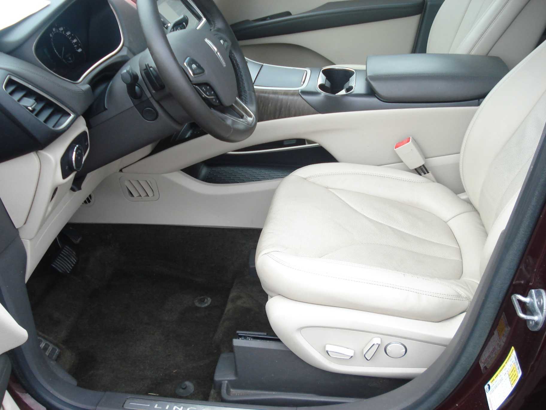 Lincoln MKX Image 10