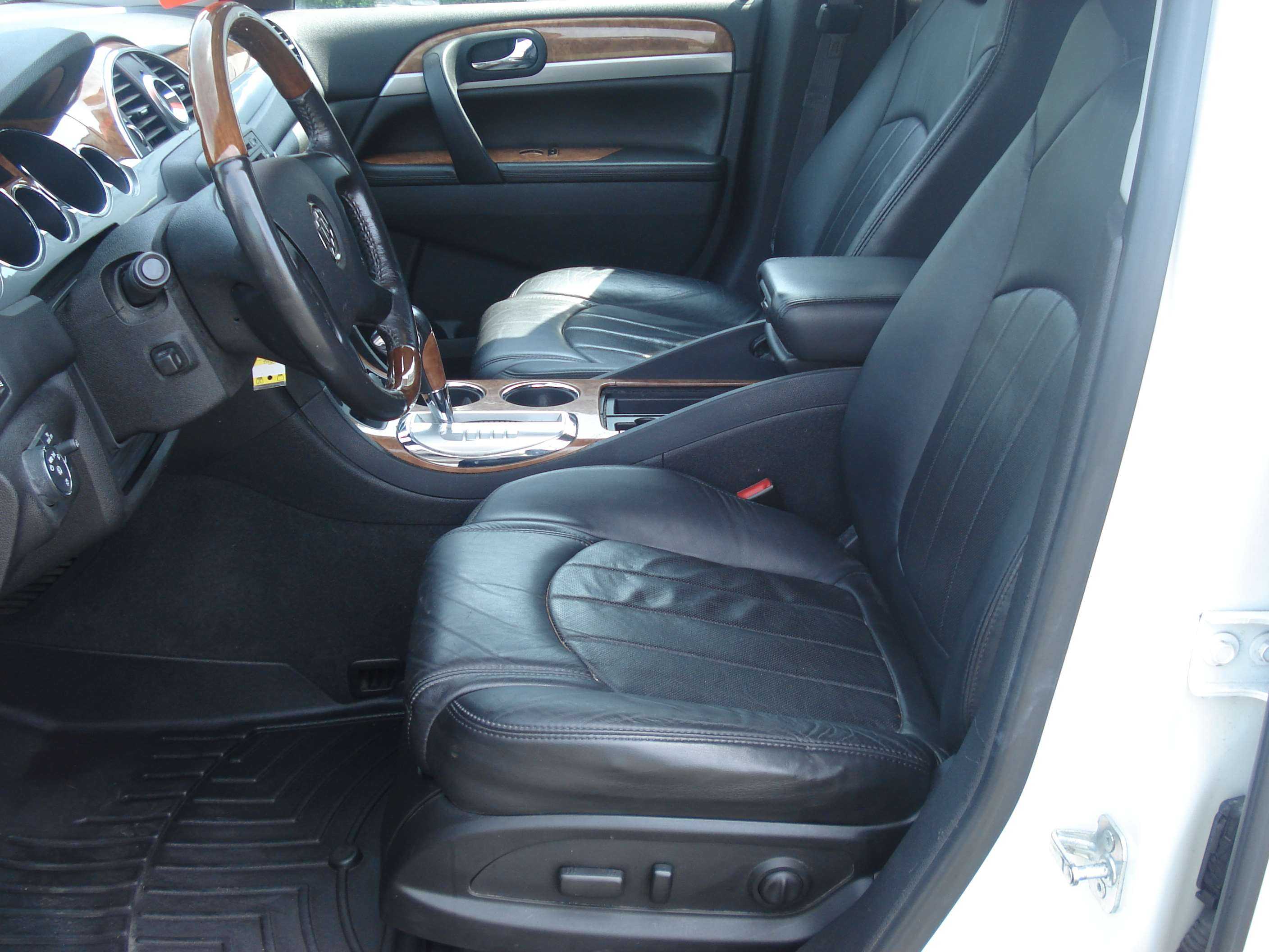 Buick Enclave Image 11