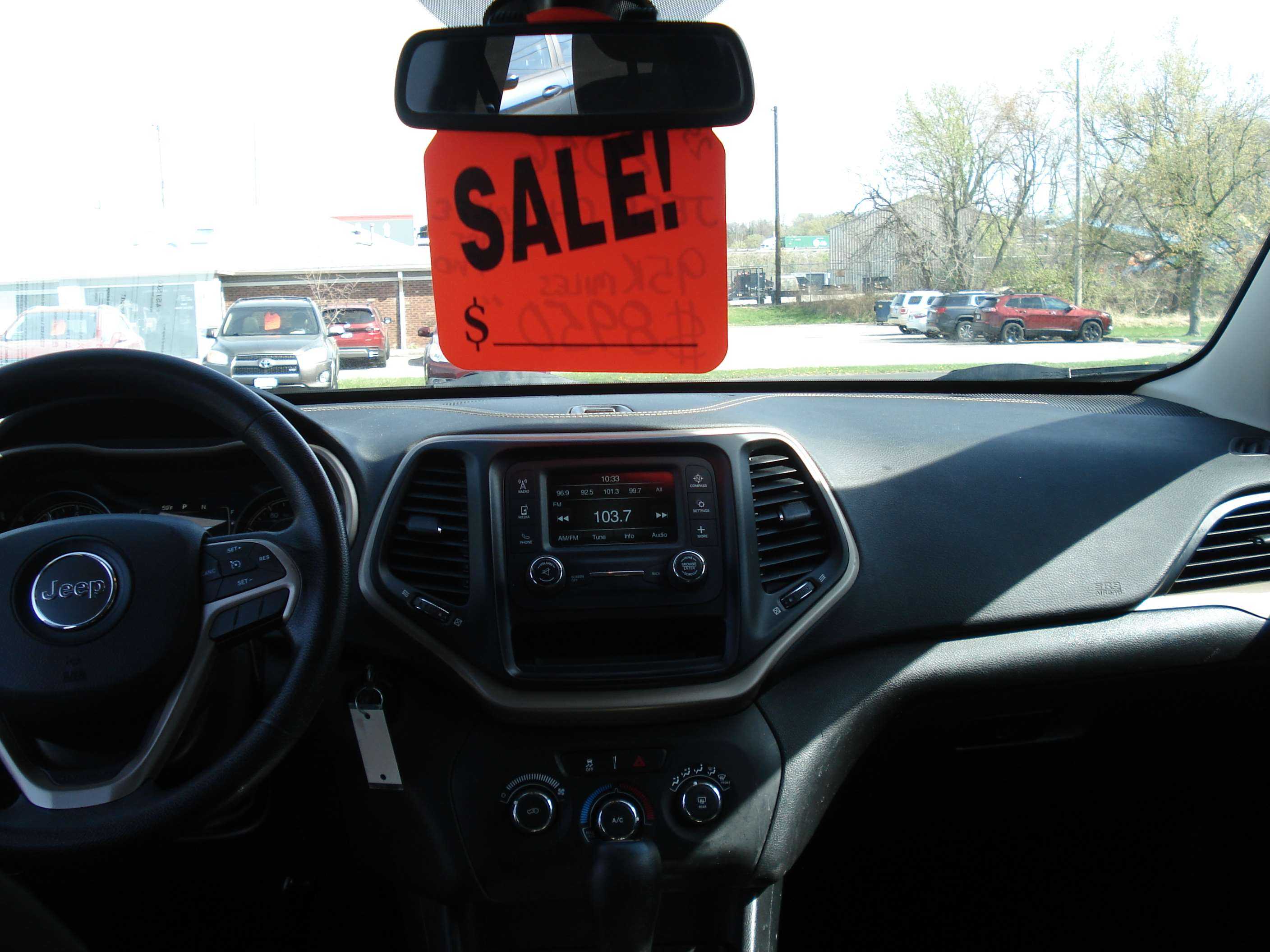 Jeep Cherokee Image 13
