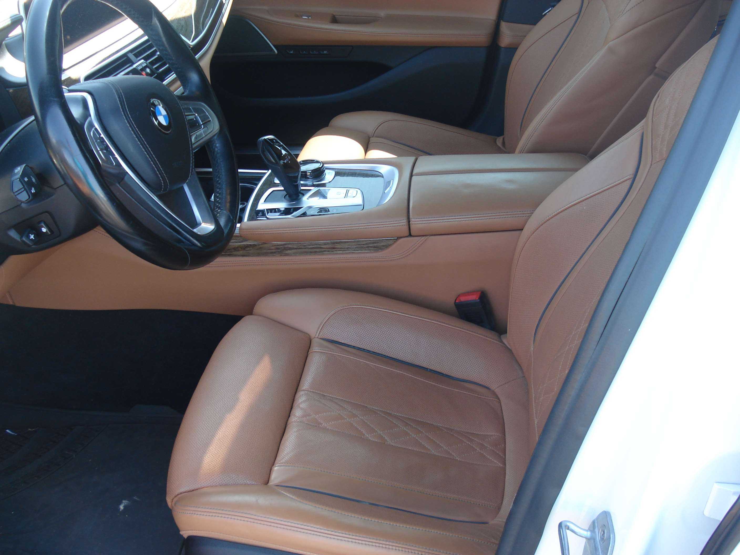 Bmw 7 Series Image 12