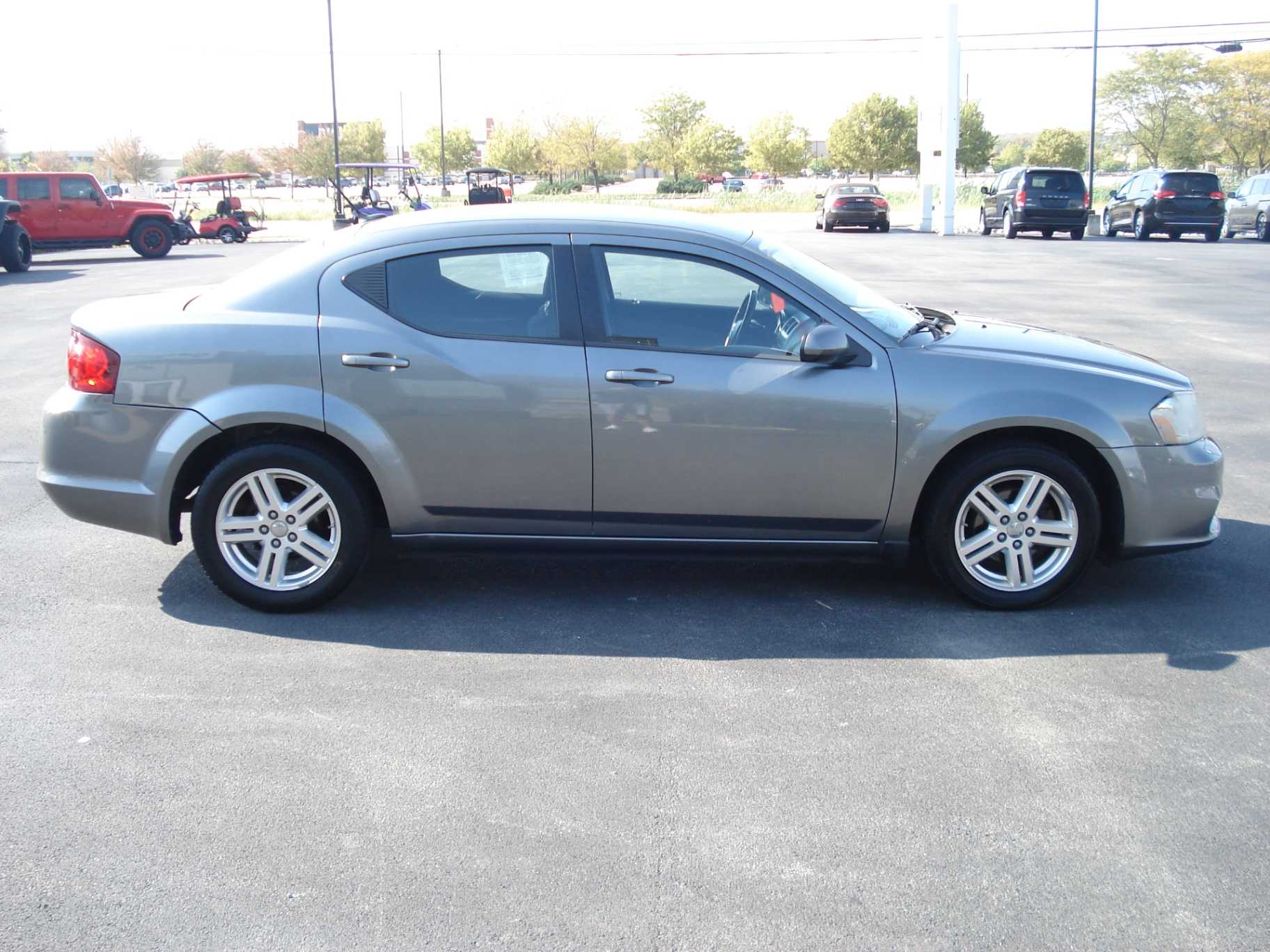 Dodge Avenger Image 4