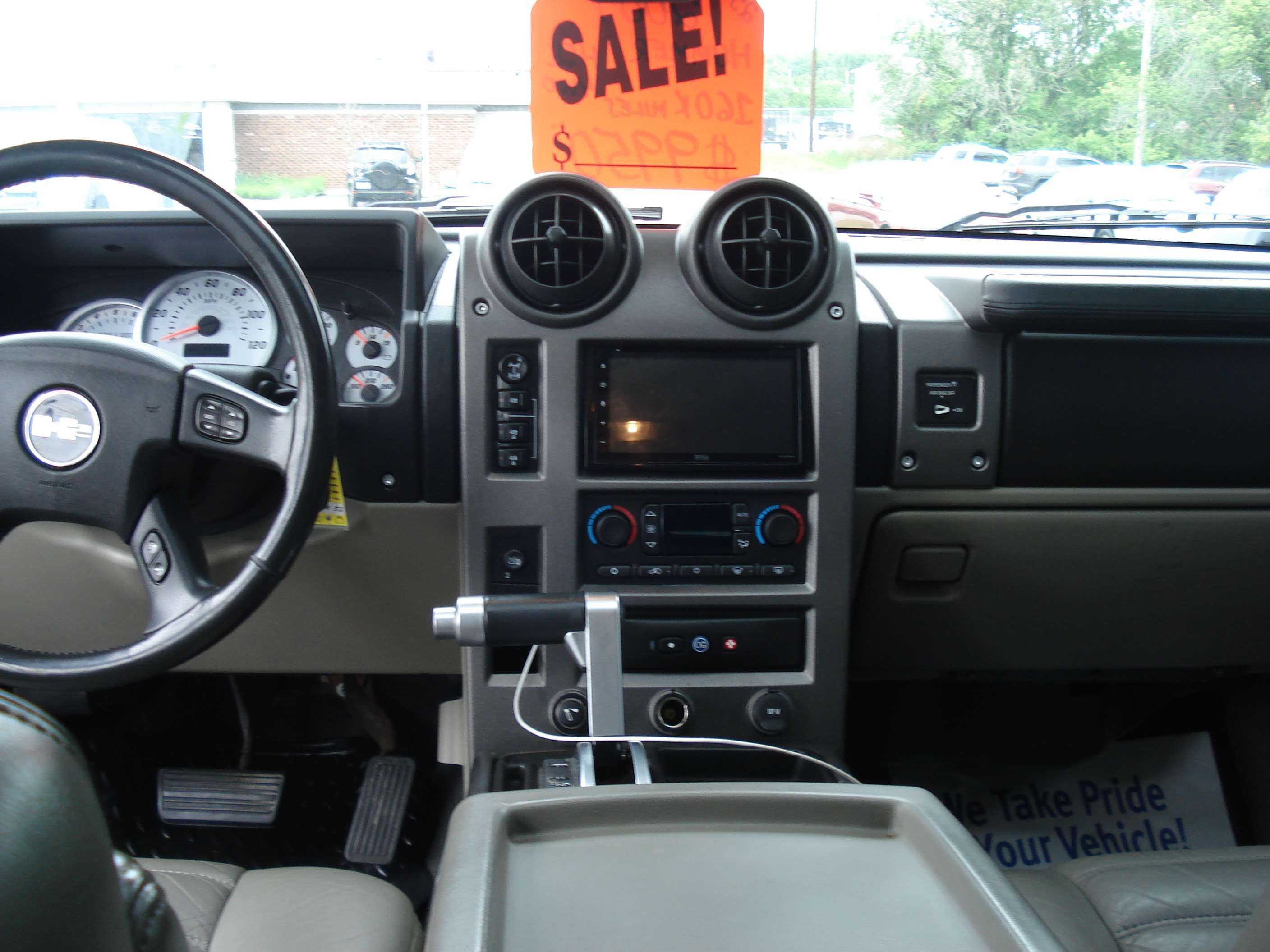 Hummer H2 Image 13