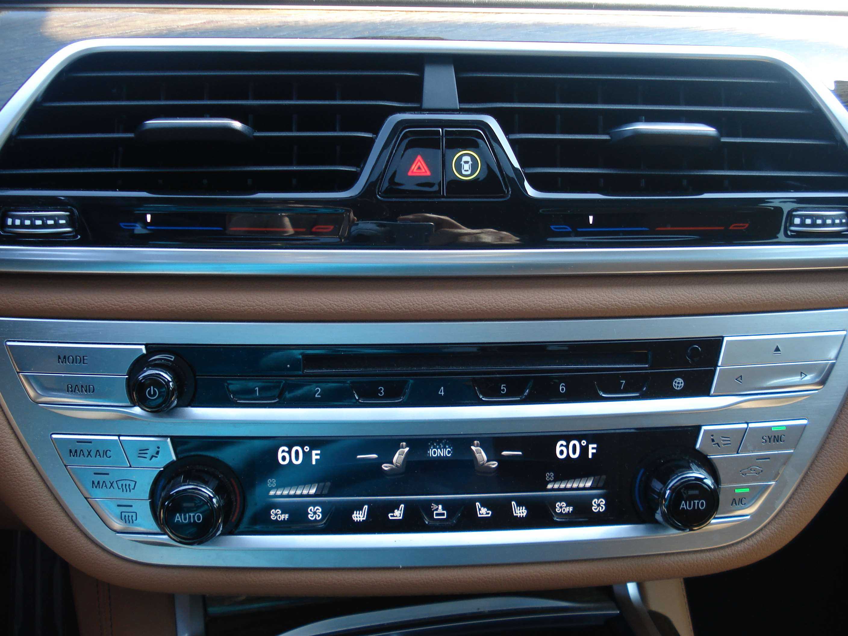Bmw 7 Series Image 15