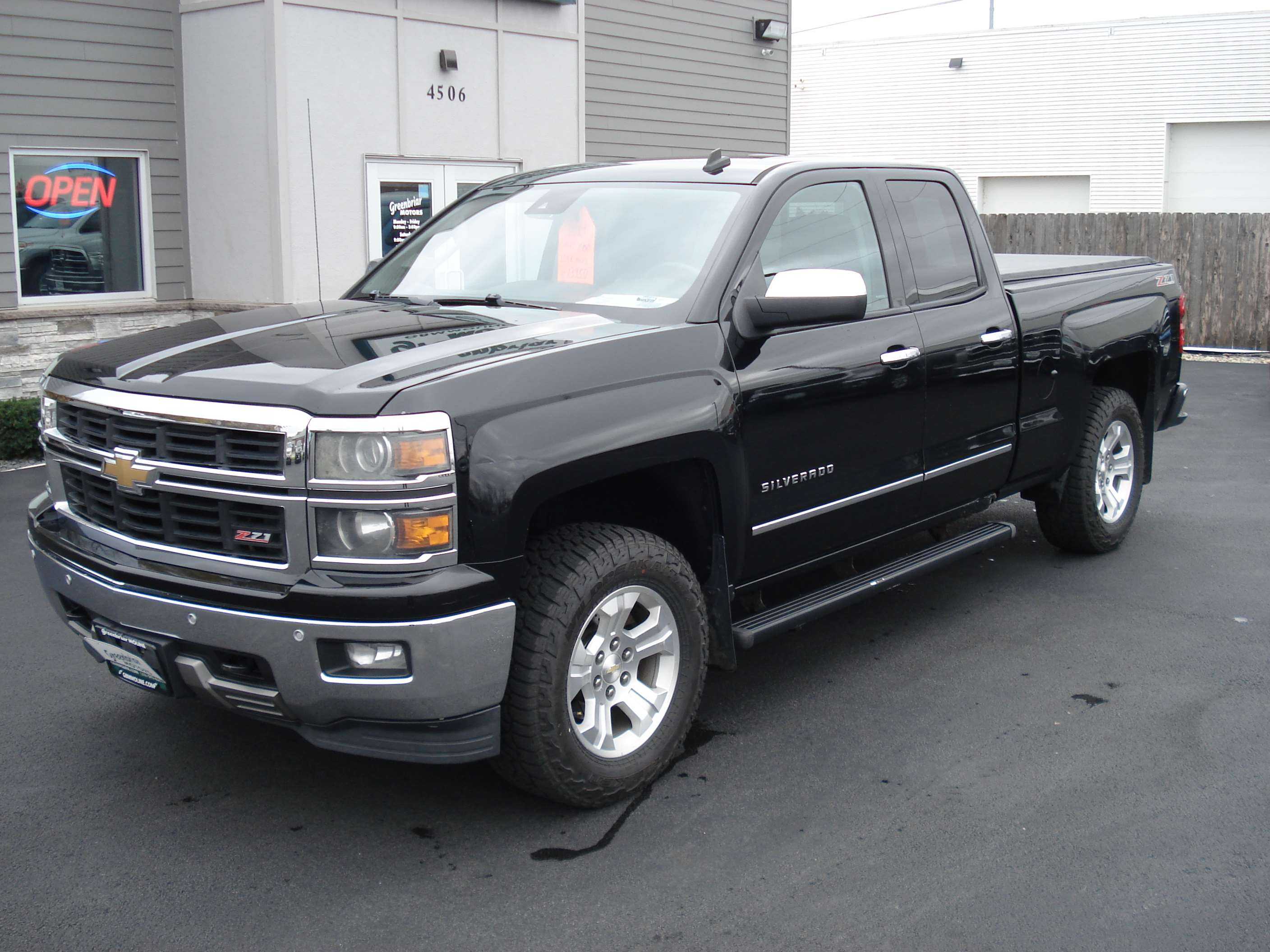 Chevrolet Silverado 1500 Image 2