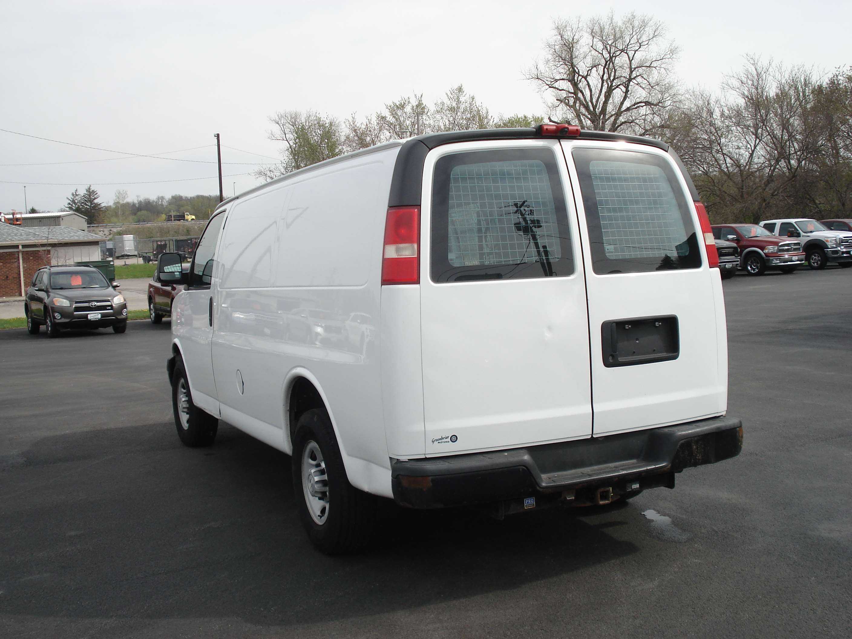 Chevrolet Express Image 5
