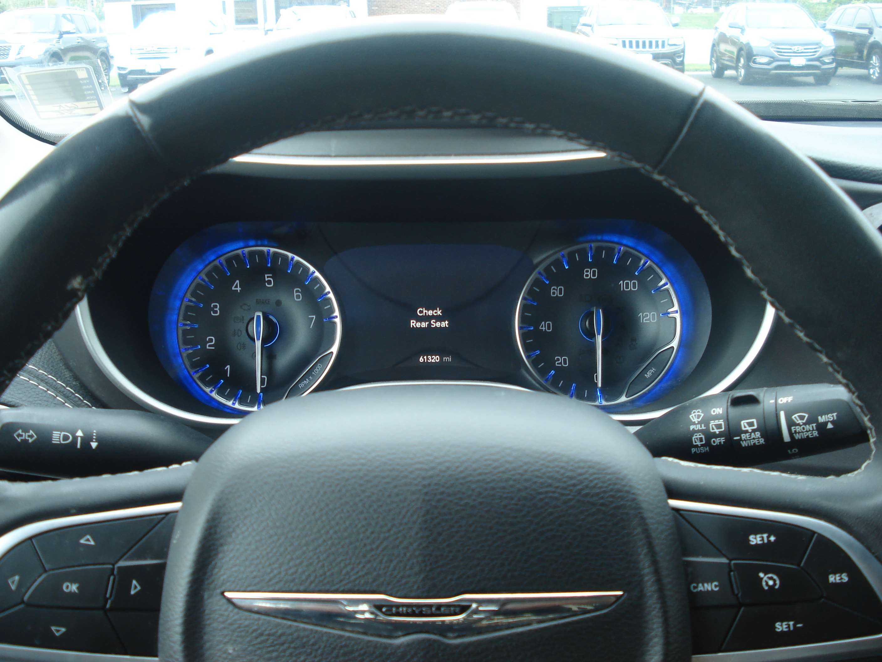 Chrysler Pacifica Image 16