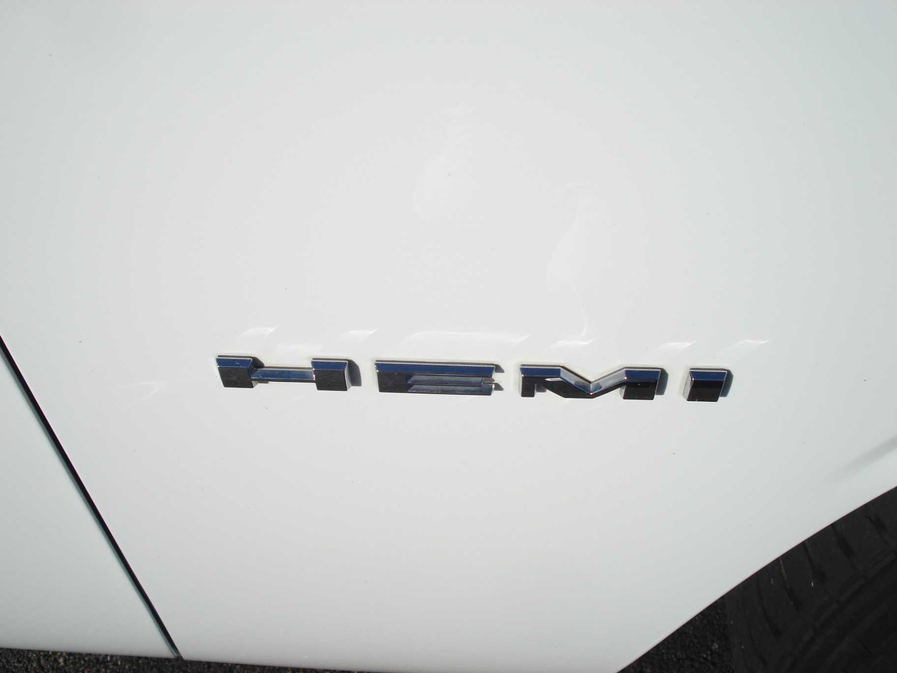 Dodge Challenger Image 6