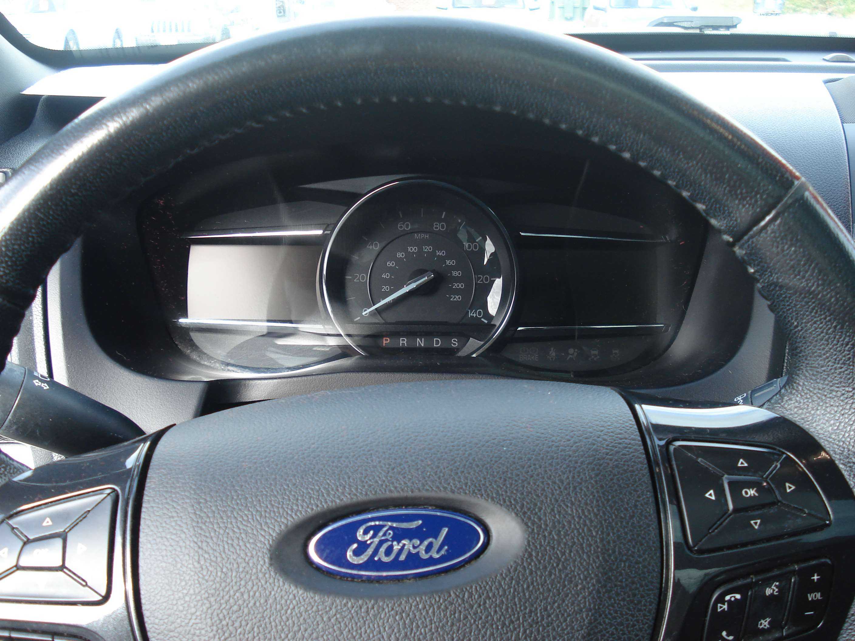 Ford Explorer Image 16