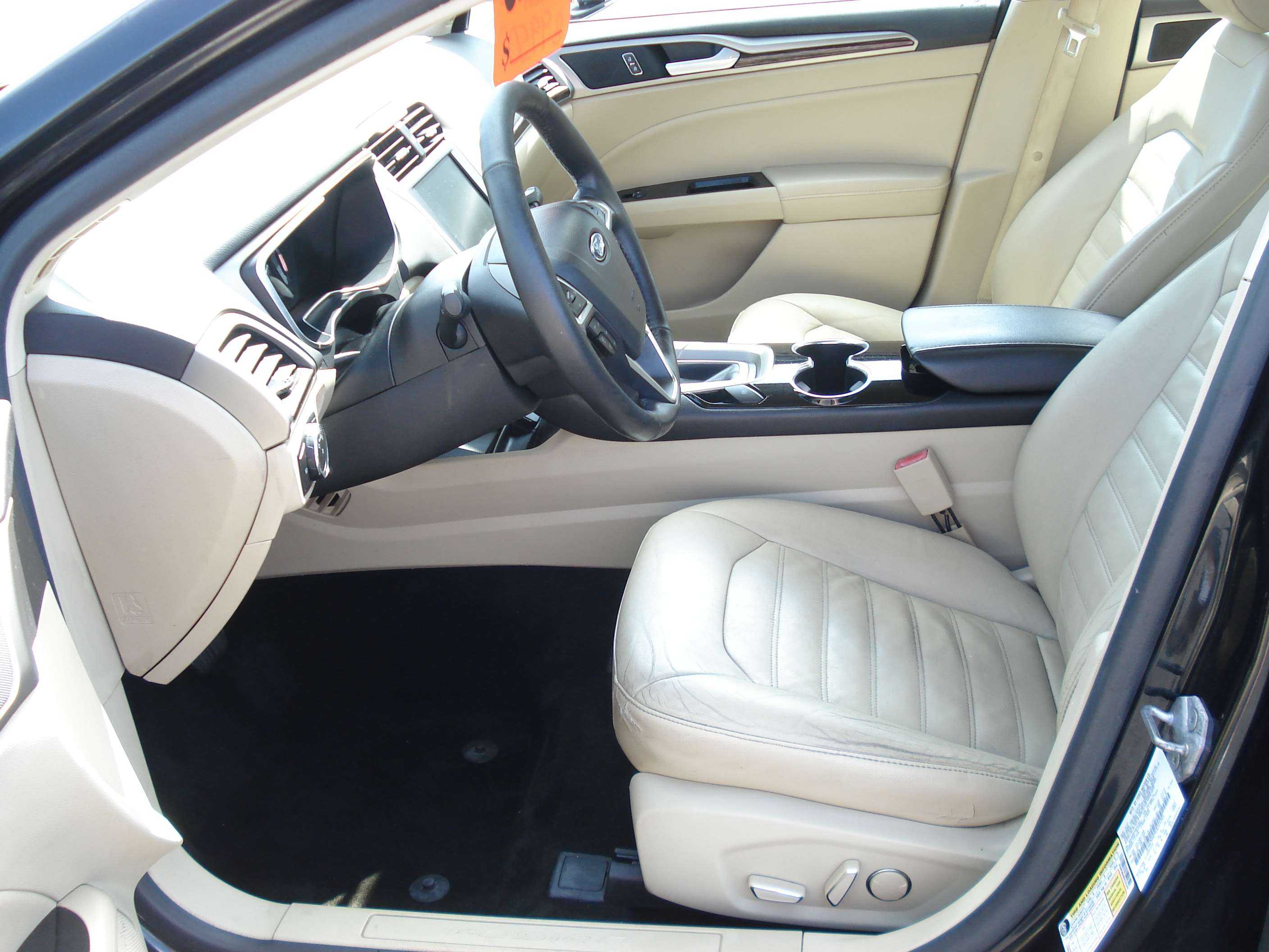 Ford Fusion Image 17