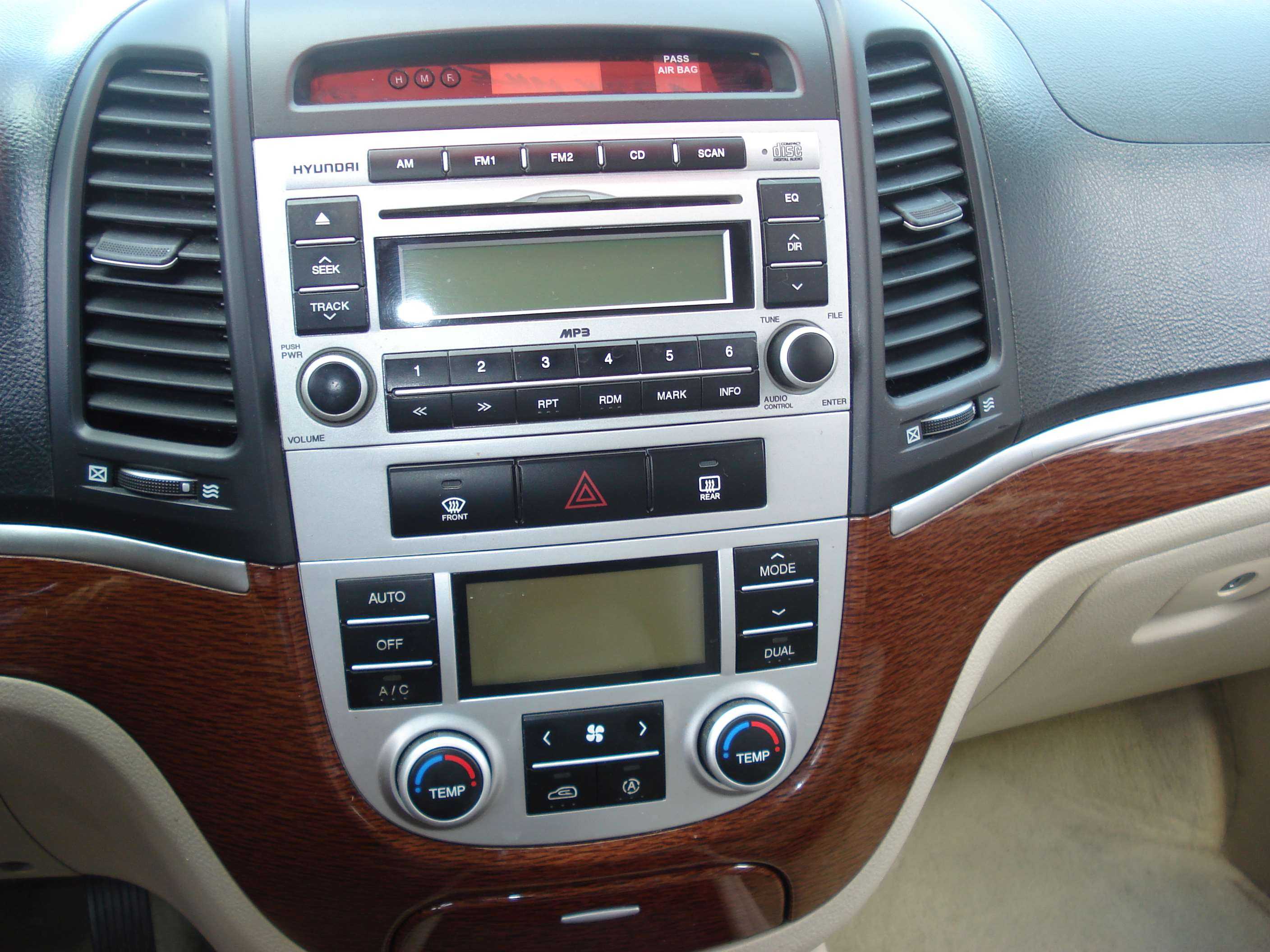 Hyundai Santa Fe Image 13