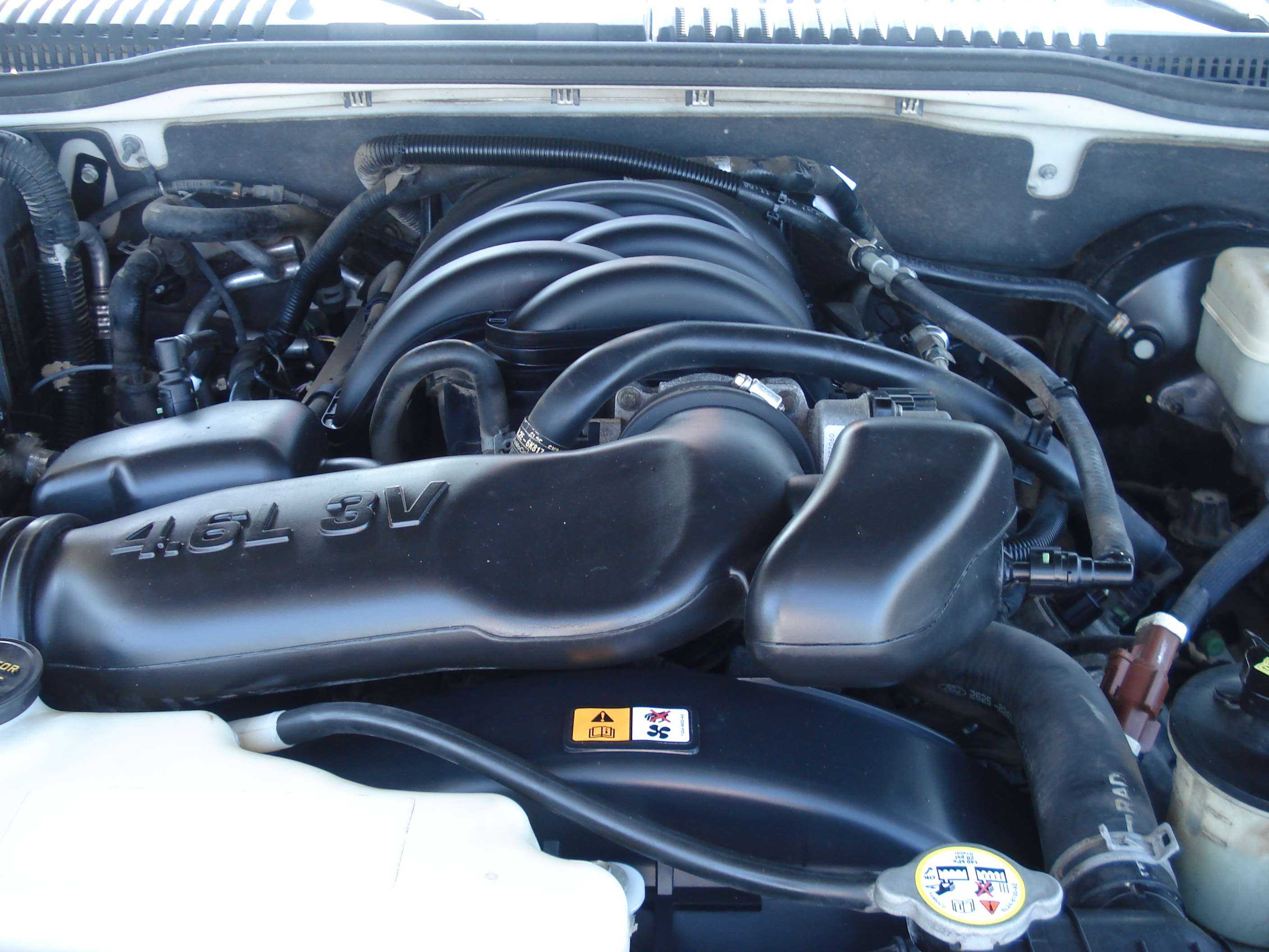 Ford Explorer Image 9