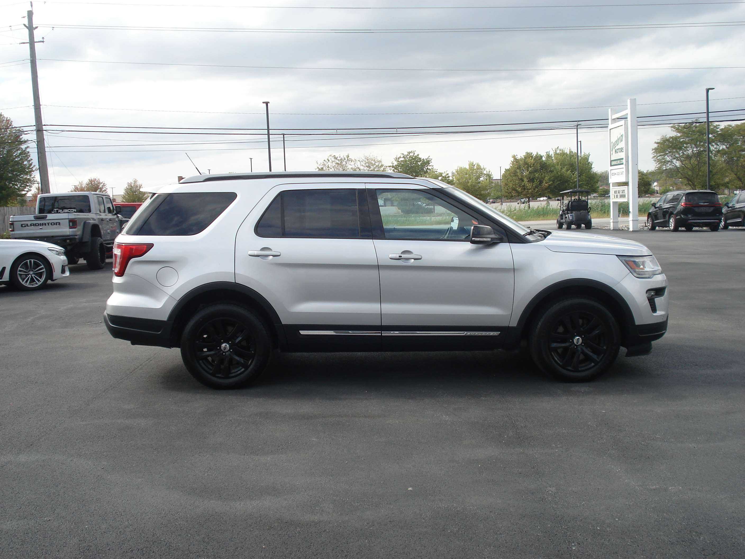 Ford Explorer Image 5