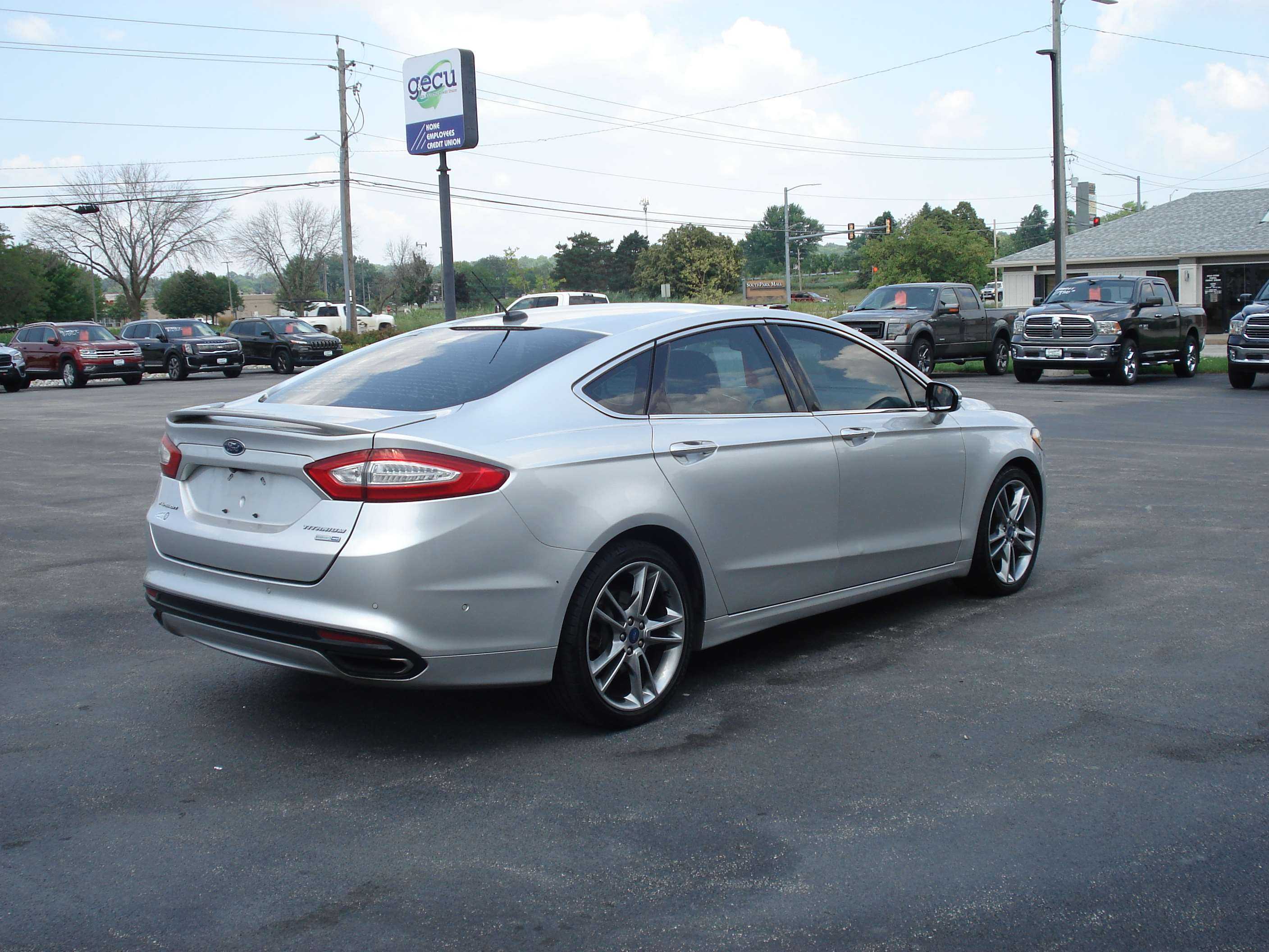 Ford Fusion Image 6